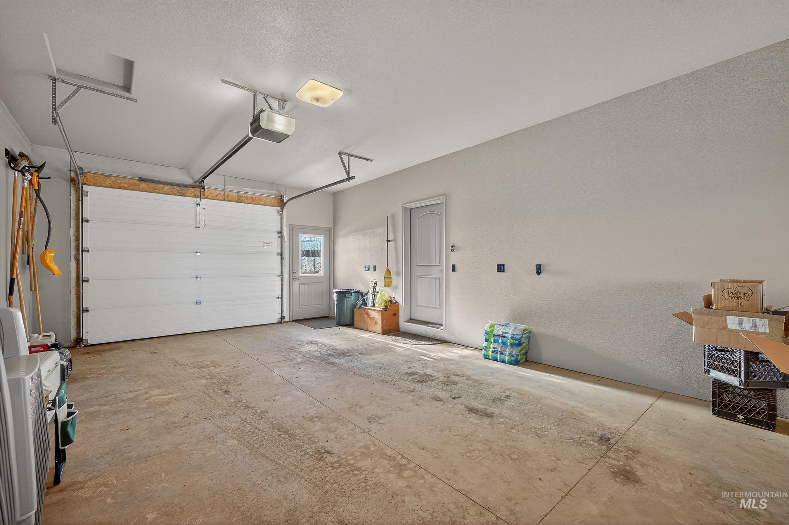 2195 Kilborn Lane Property Photo 4