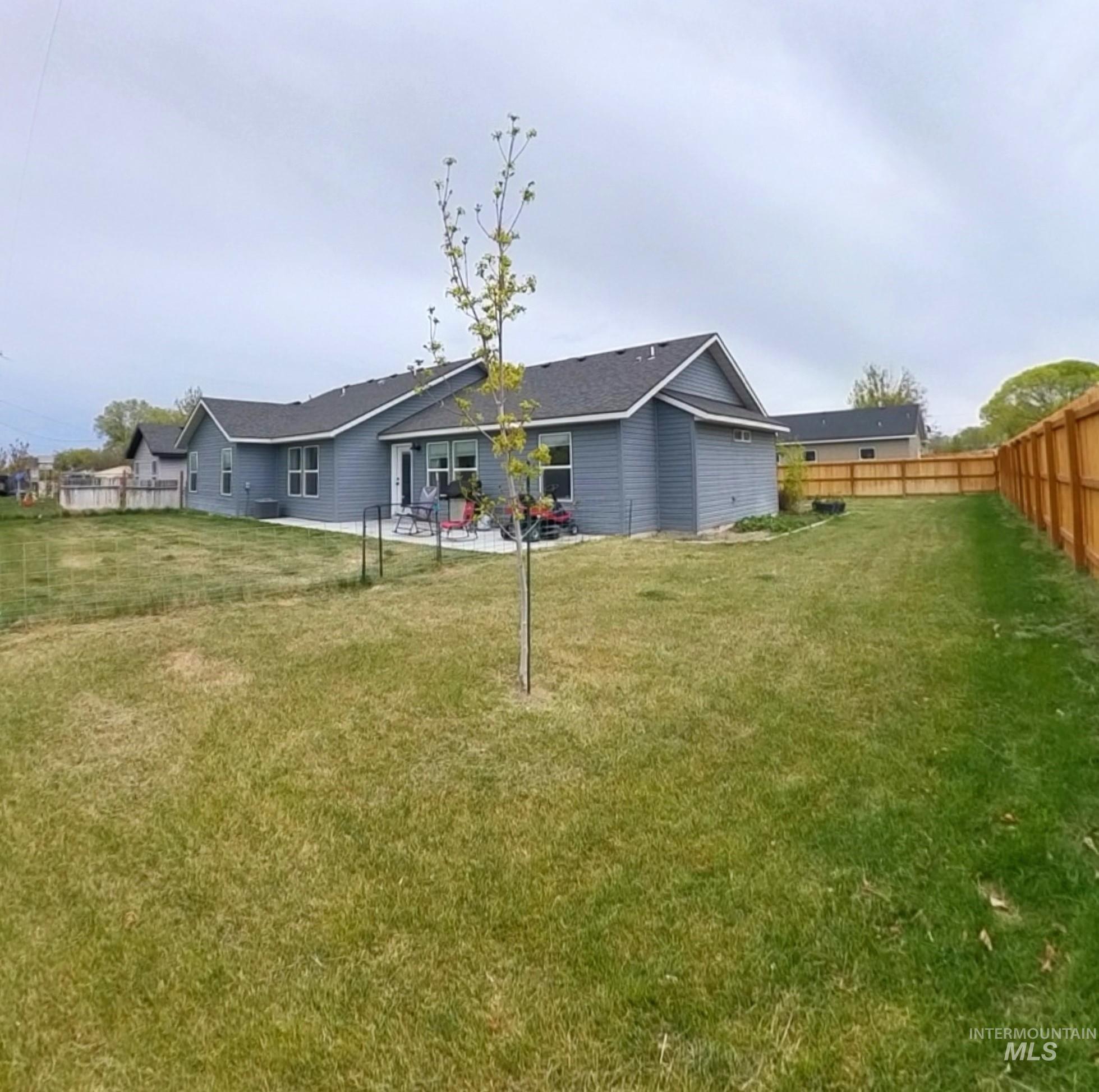 808 Adell Ave Property Photo 4