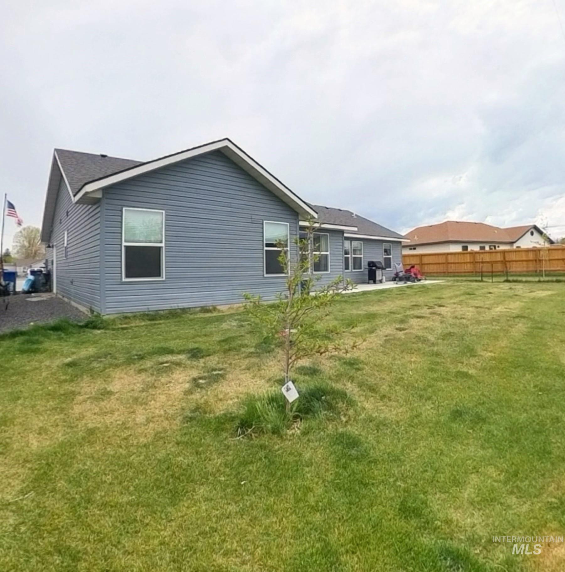 808 Adell Ave Property Photo 16