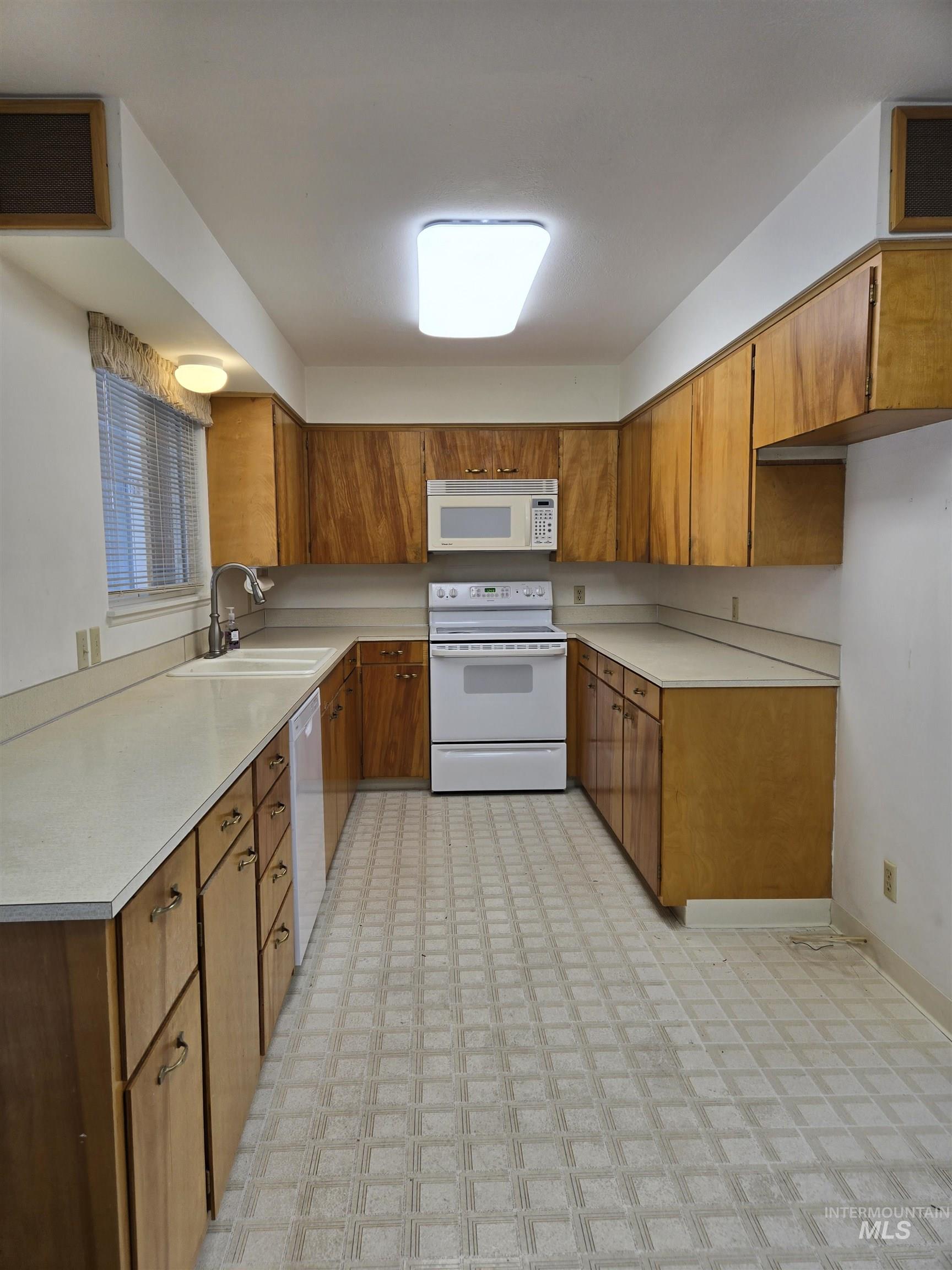 1203 Sears Dr. Property Photo 6