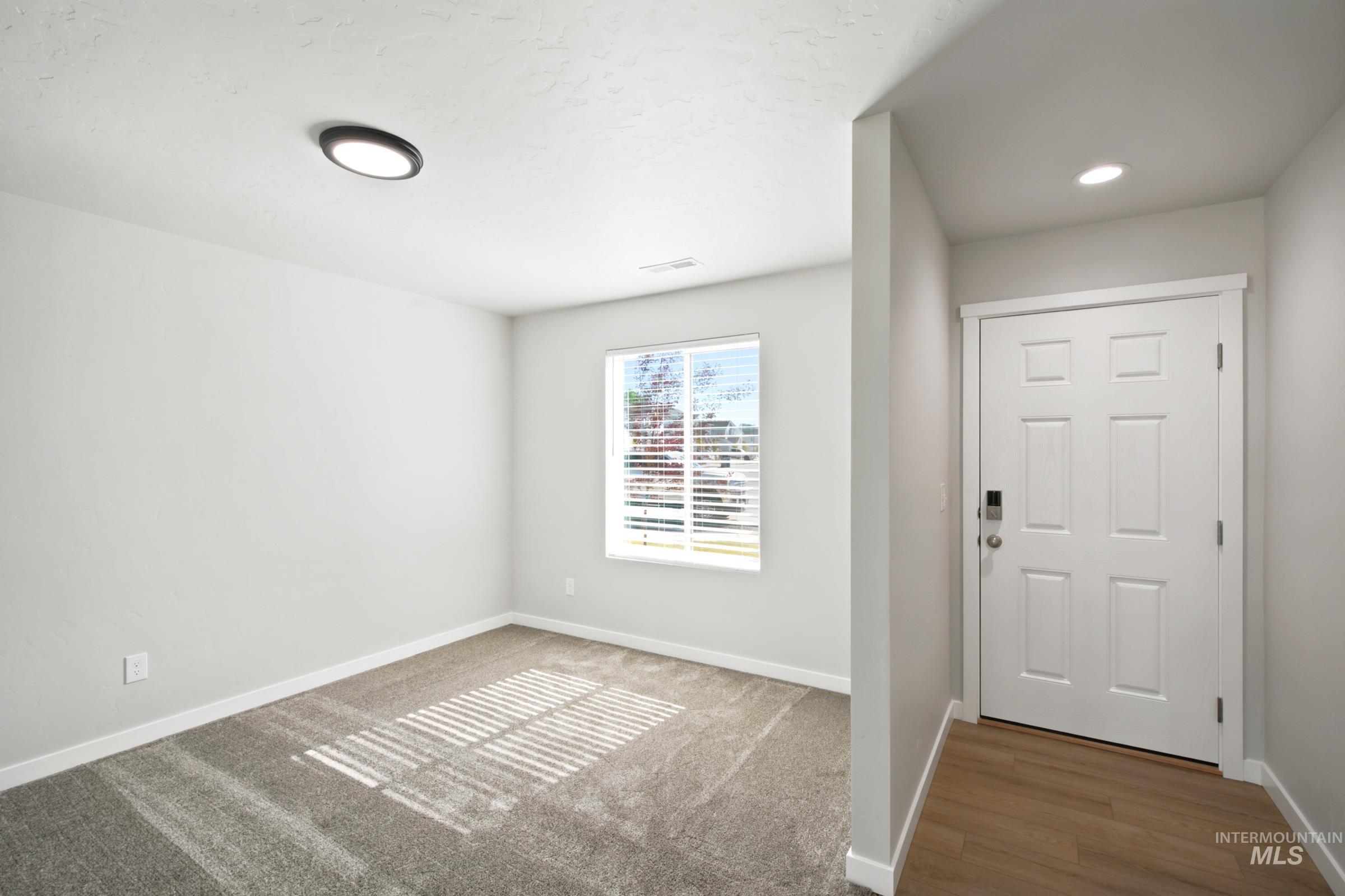 1101 Grass Pond Ave Property Photo 2