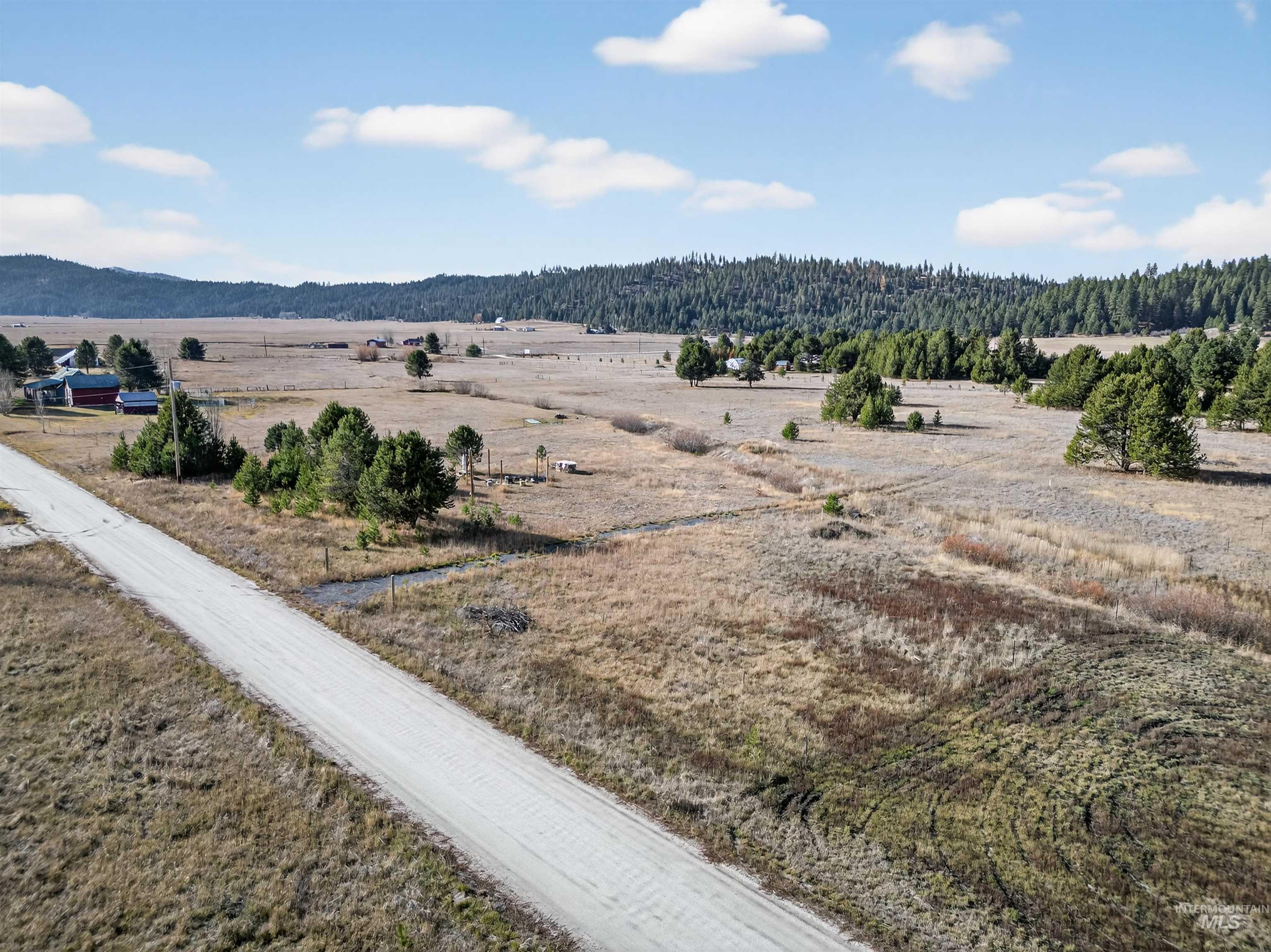 10201 Packsaddle Rd Property Photo 2