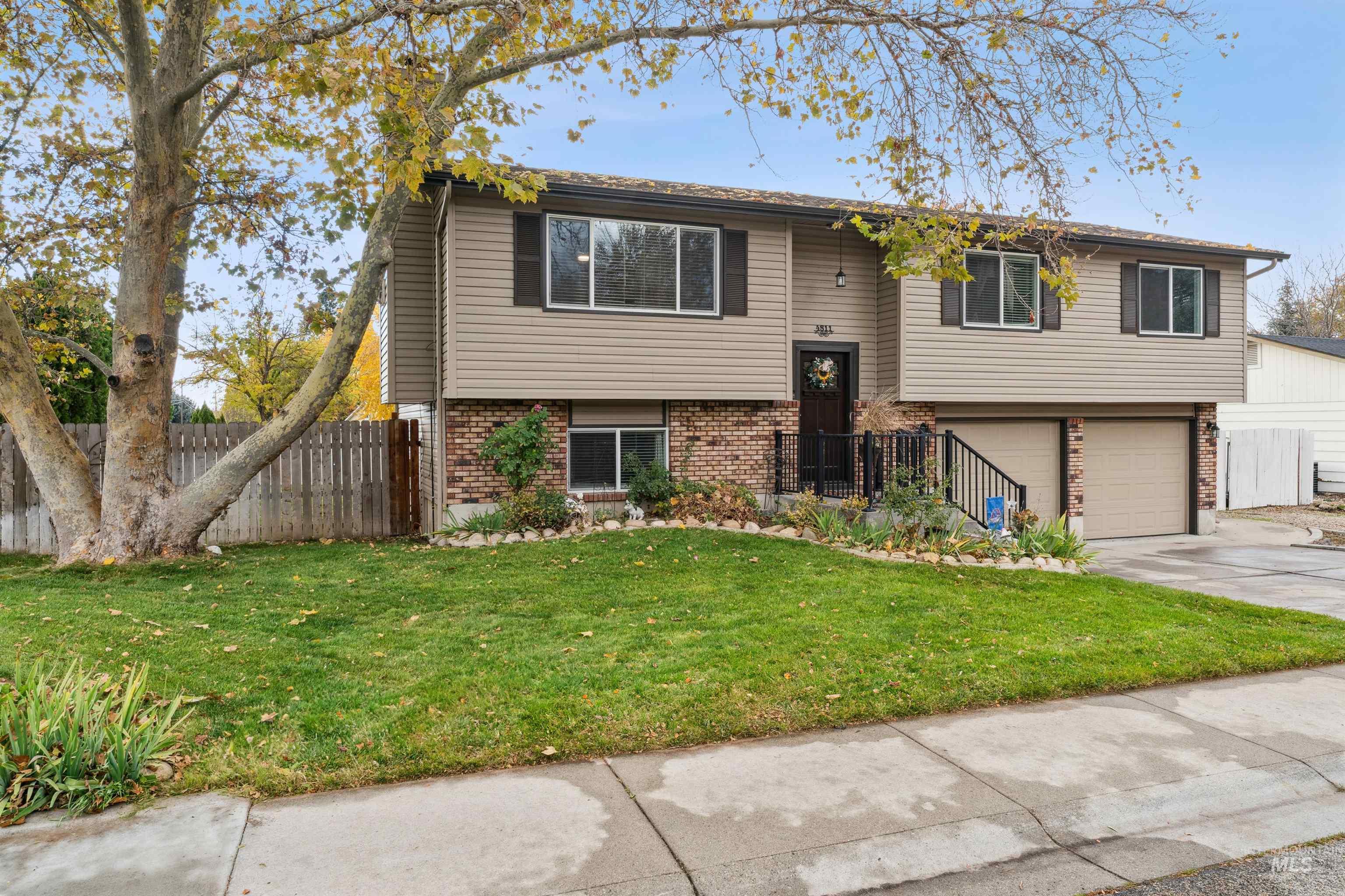4811 N Leather Way Property Photo 3