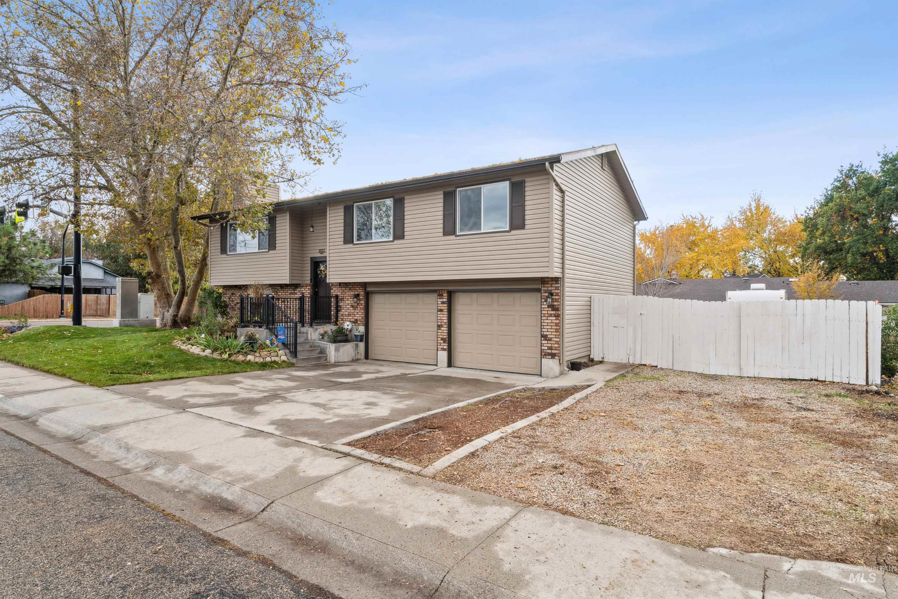 4811 N Leather Way Property Photo 4