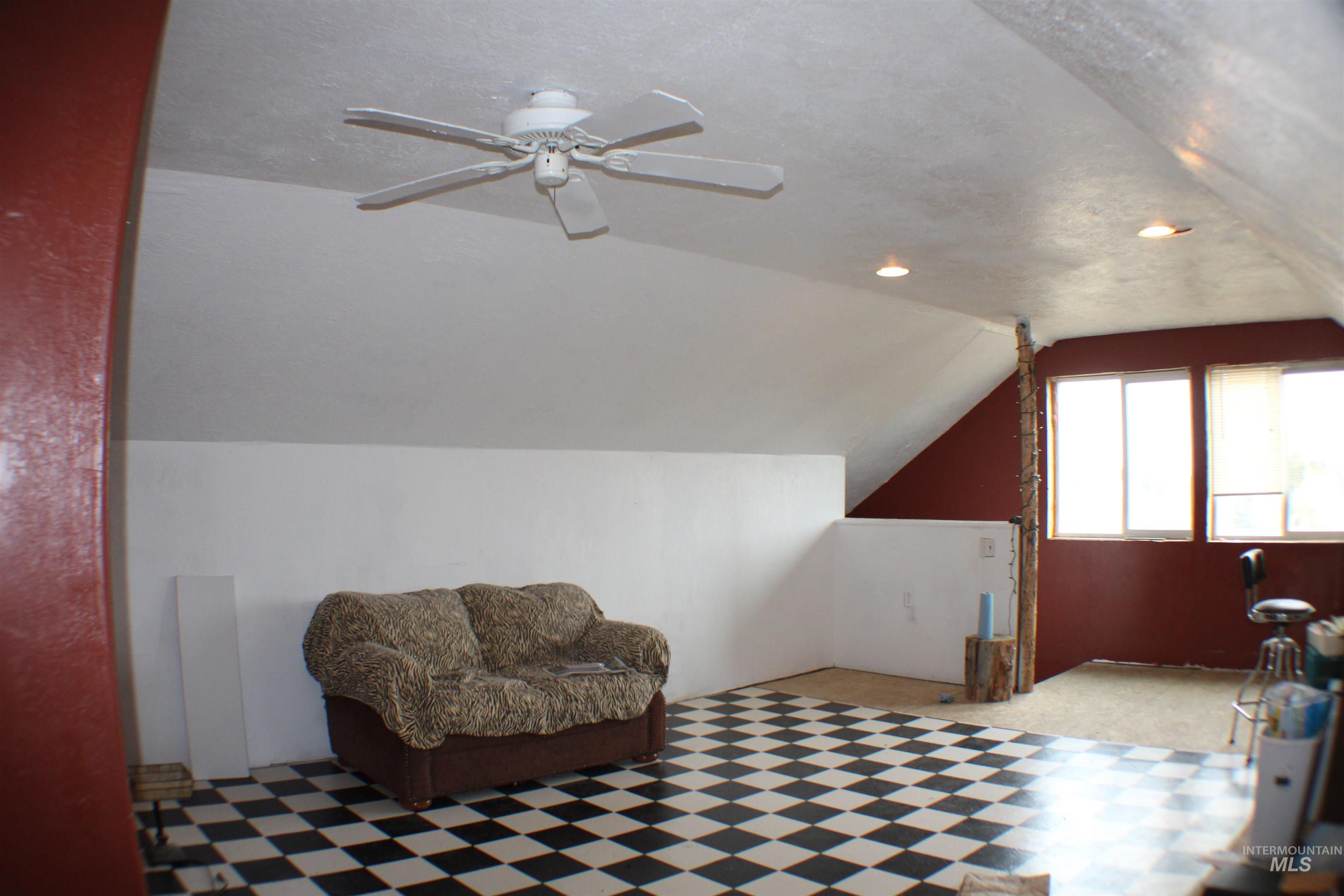 200 E Prairie Road Property Photo 38