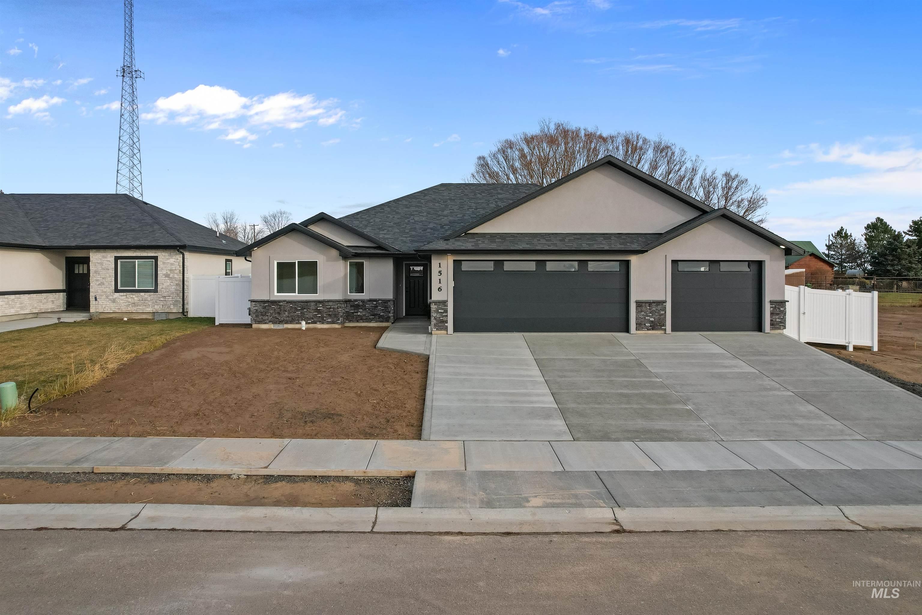 1516 Bird Farm Dr Property Photo 1