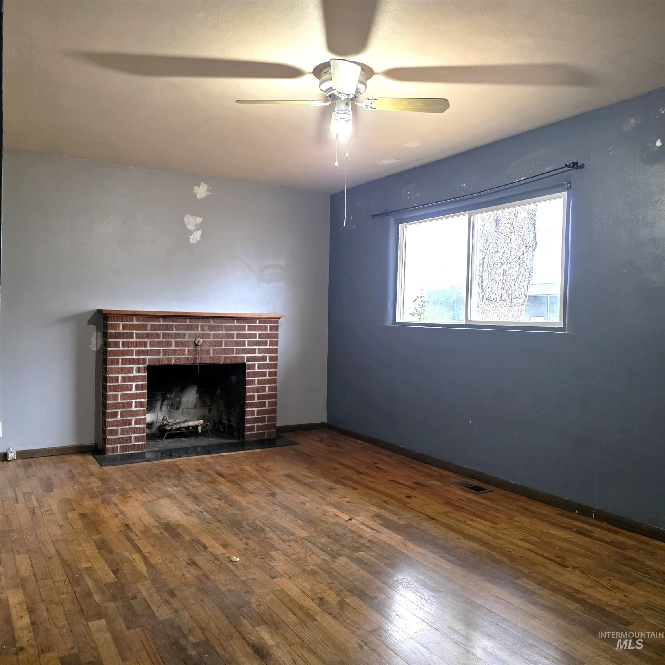 935 Preston Ave Property Photo 2