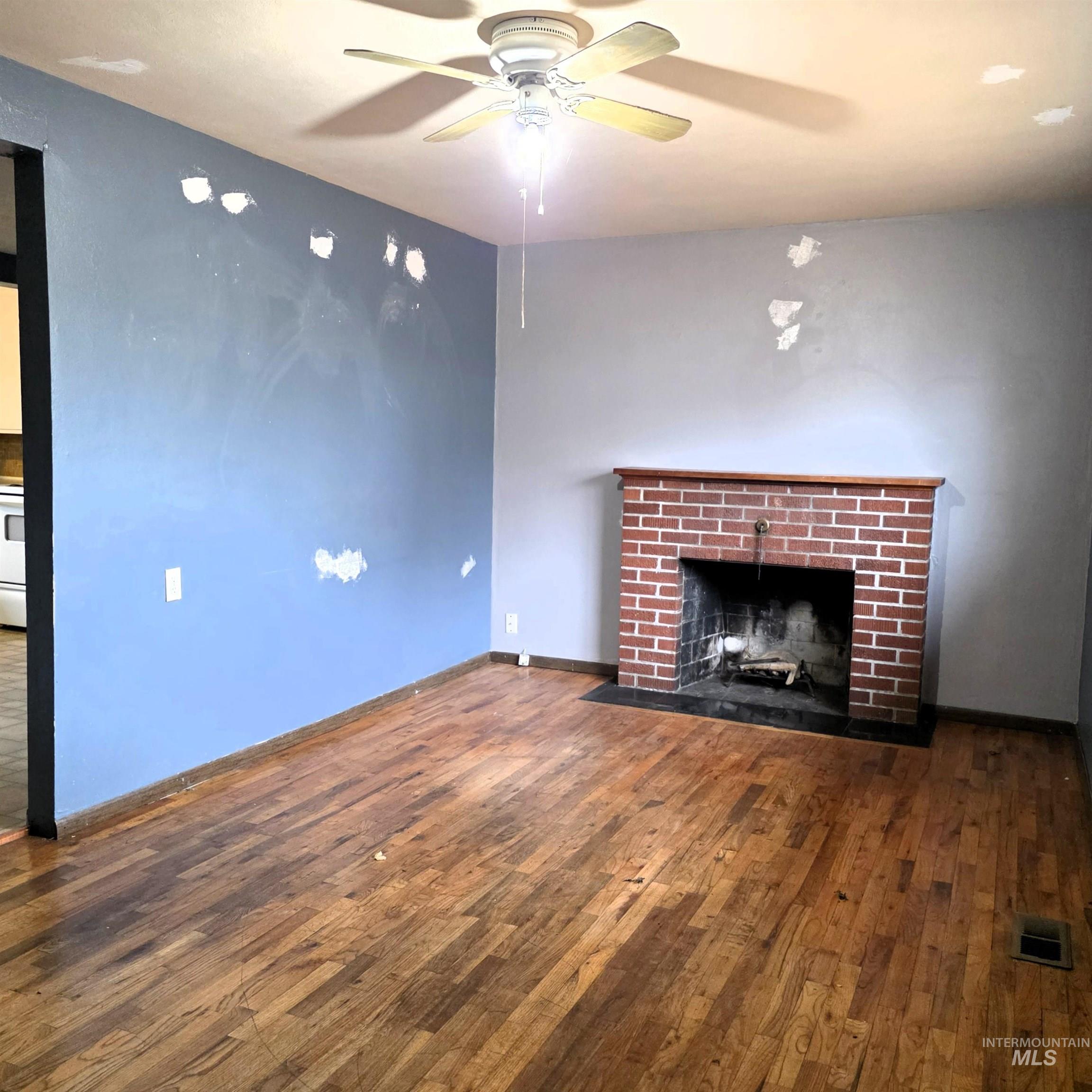 935 Preston Ave Property Photo 10