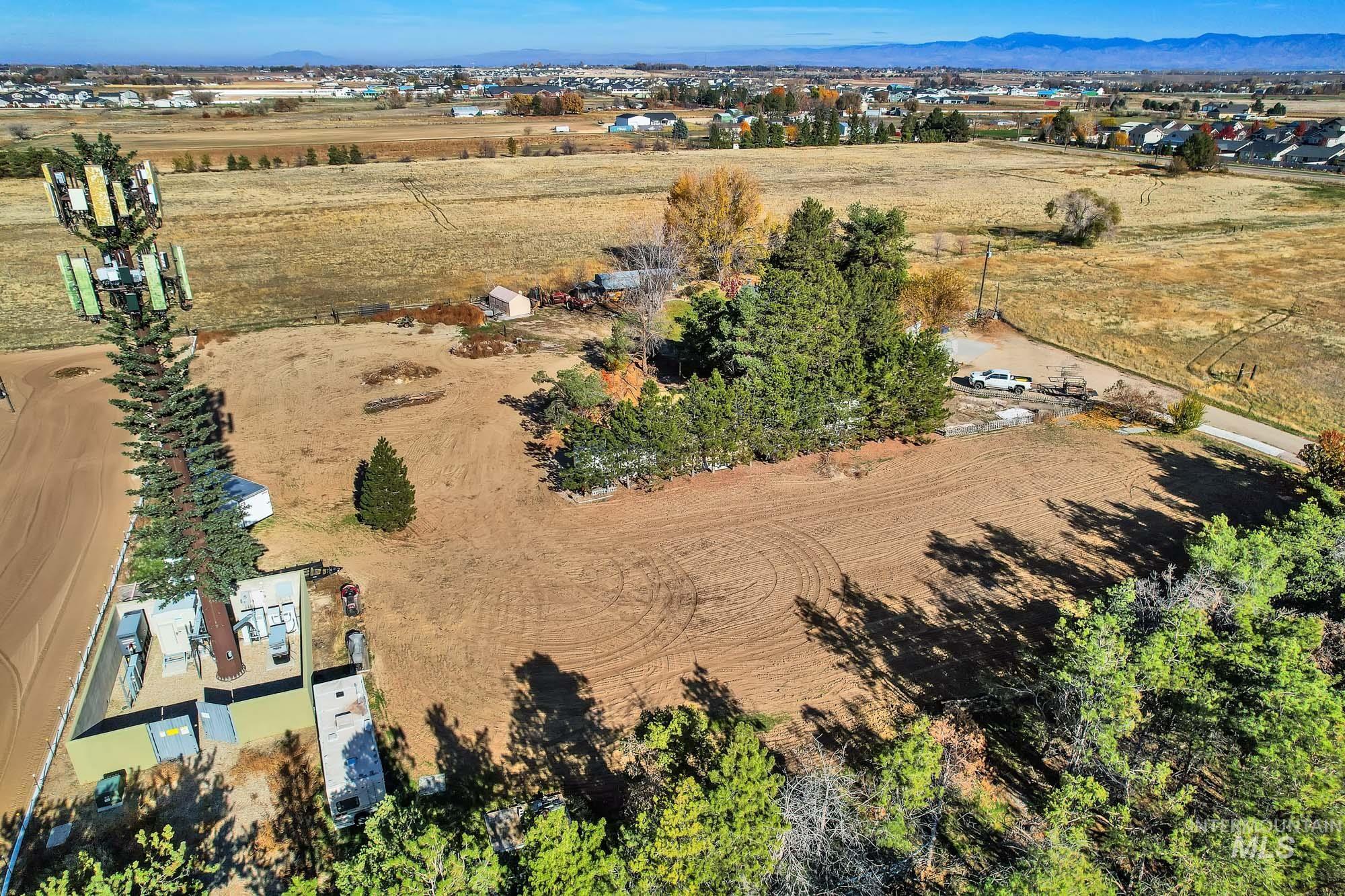 1800 W Hubbard Road Property Photo 8