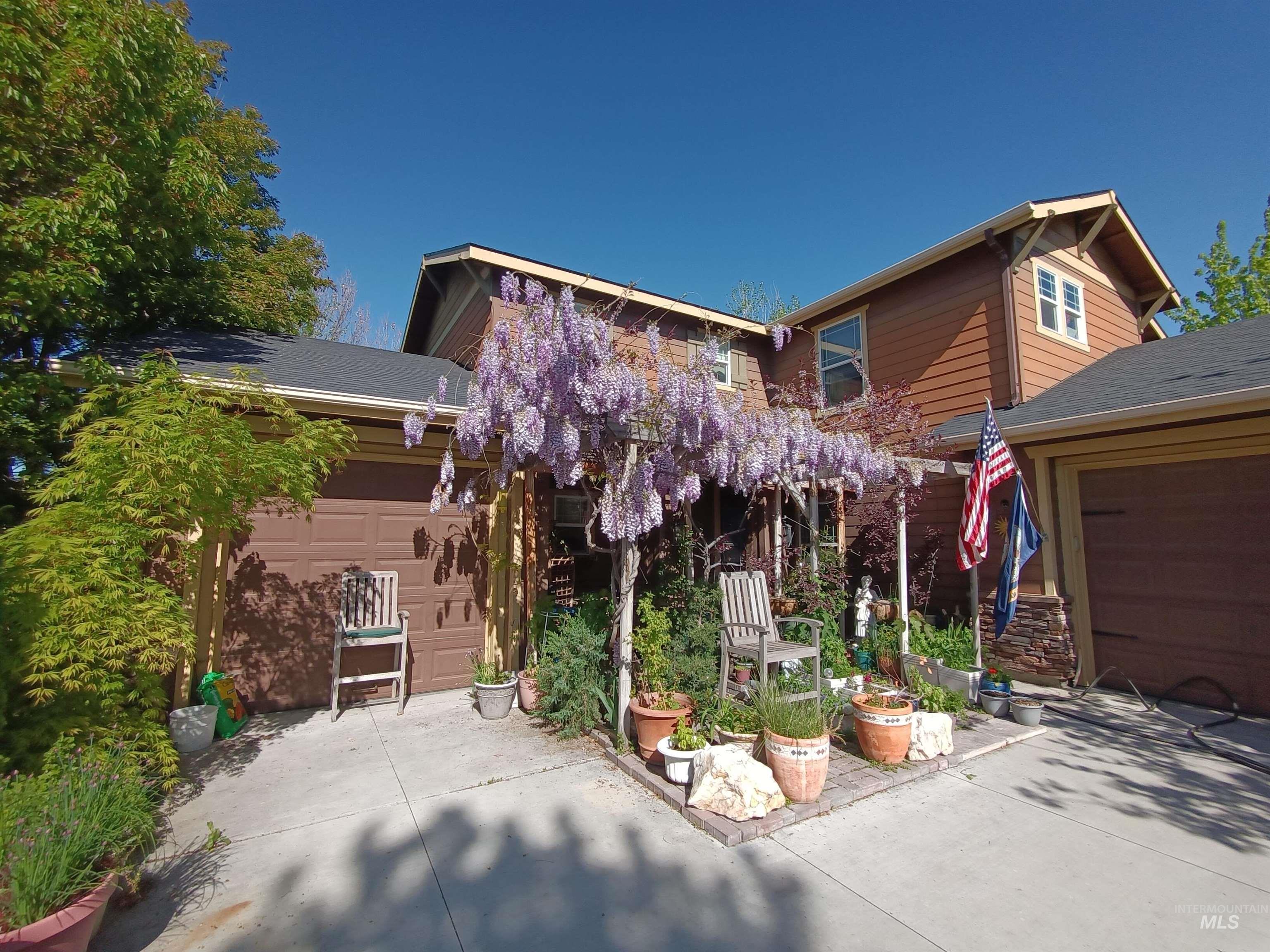 915 N Glen Aspen Property Photo 1