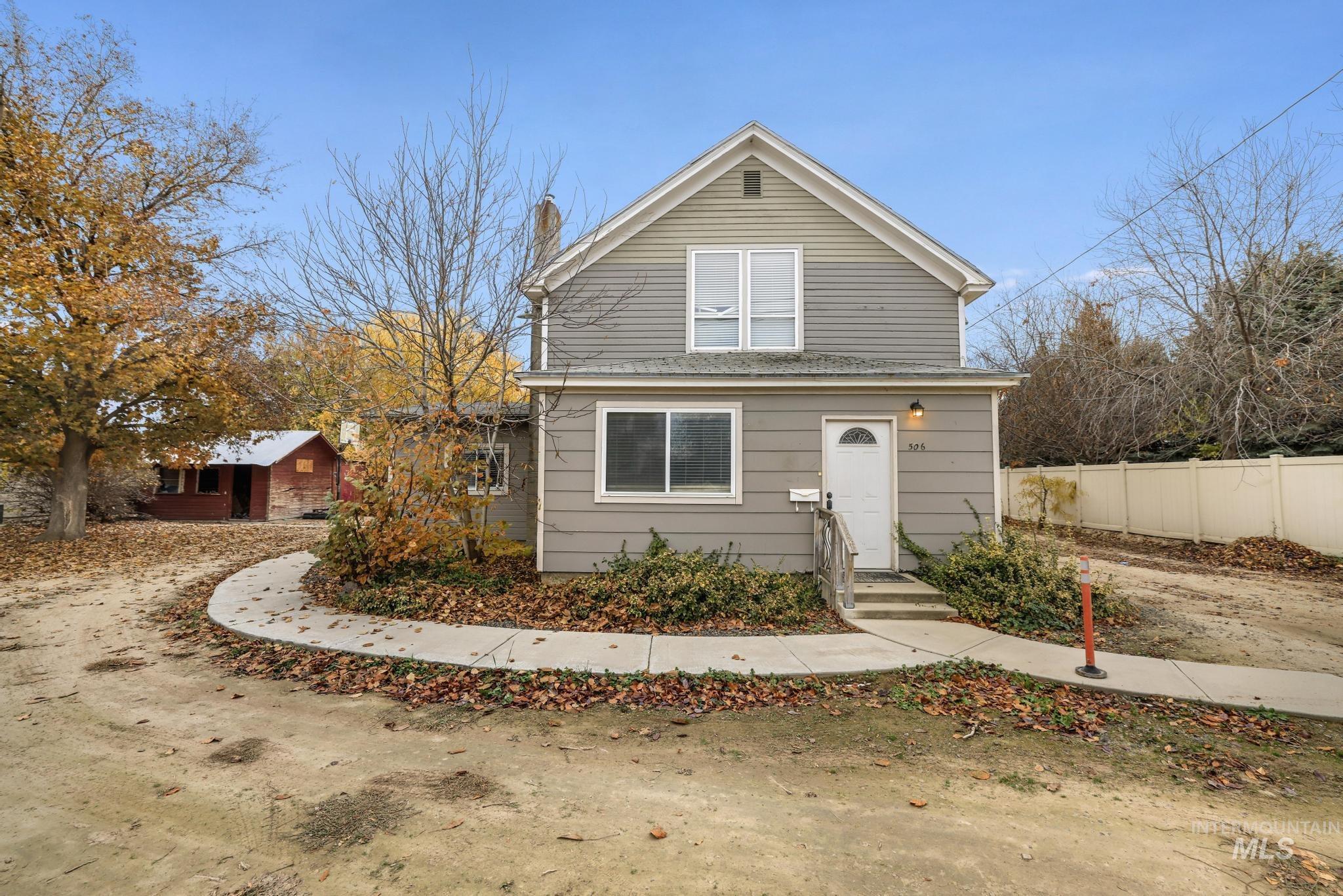 506 E Linden Property Photo 18
