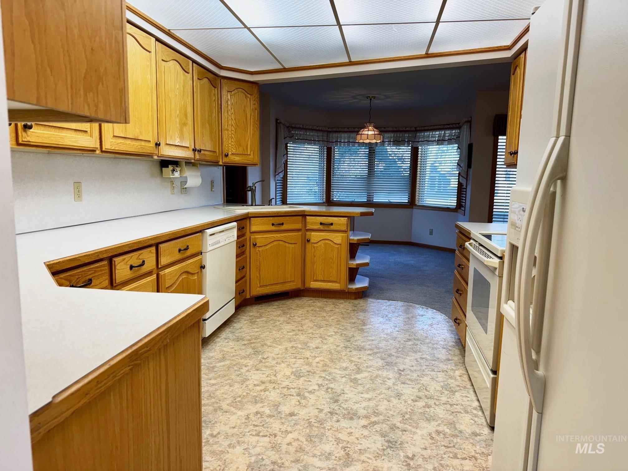1142 Fairview Ave Property Photo 11