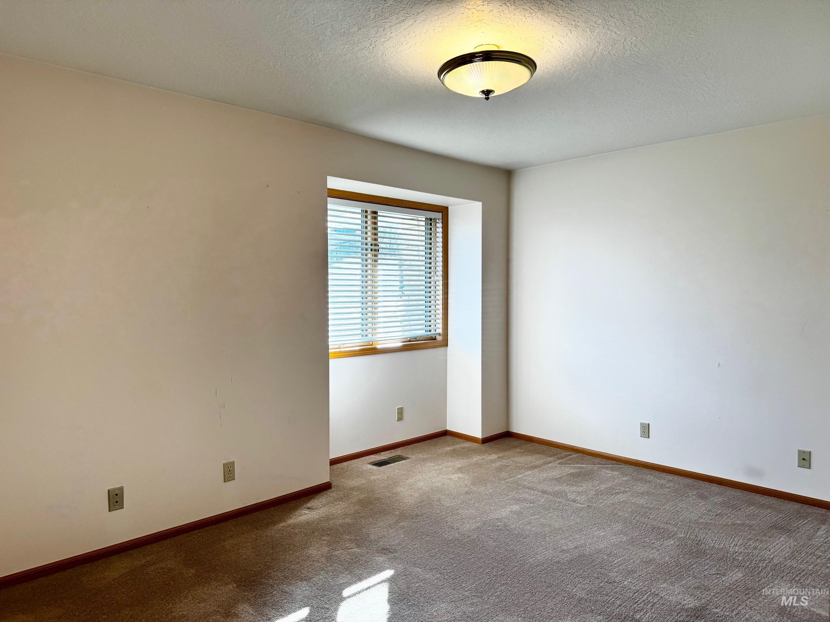 1142 Fairview Ave Property Photo 20
