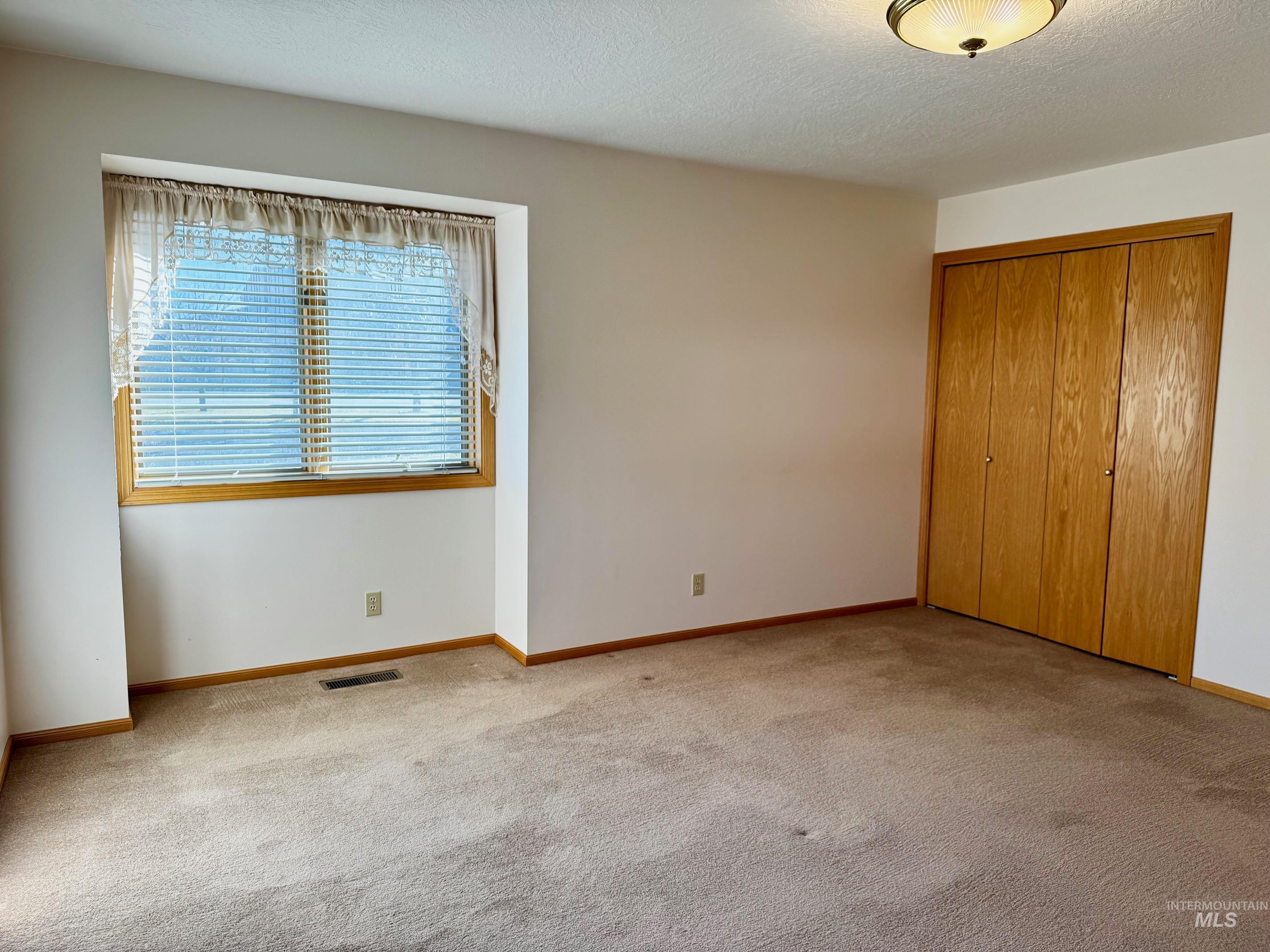 1142 Fairview Ave Property Photo 25