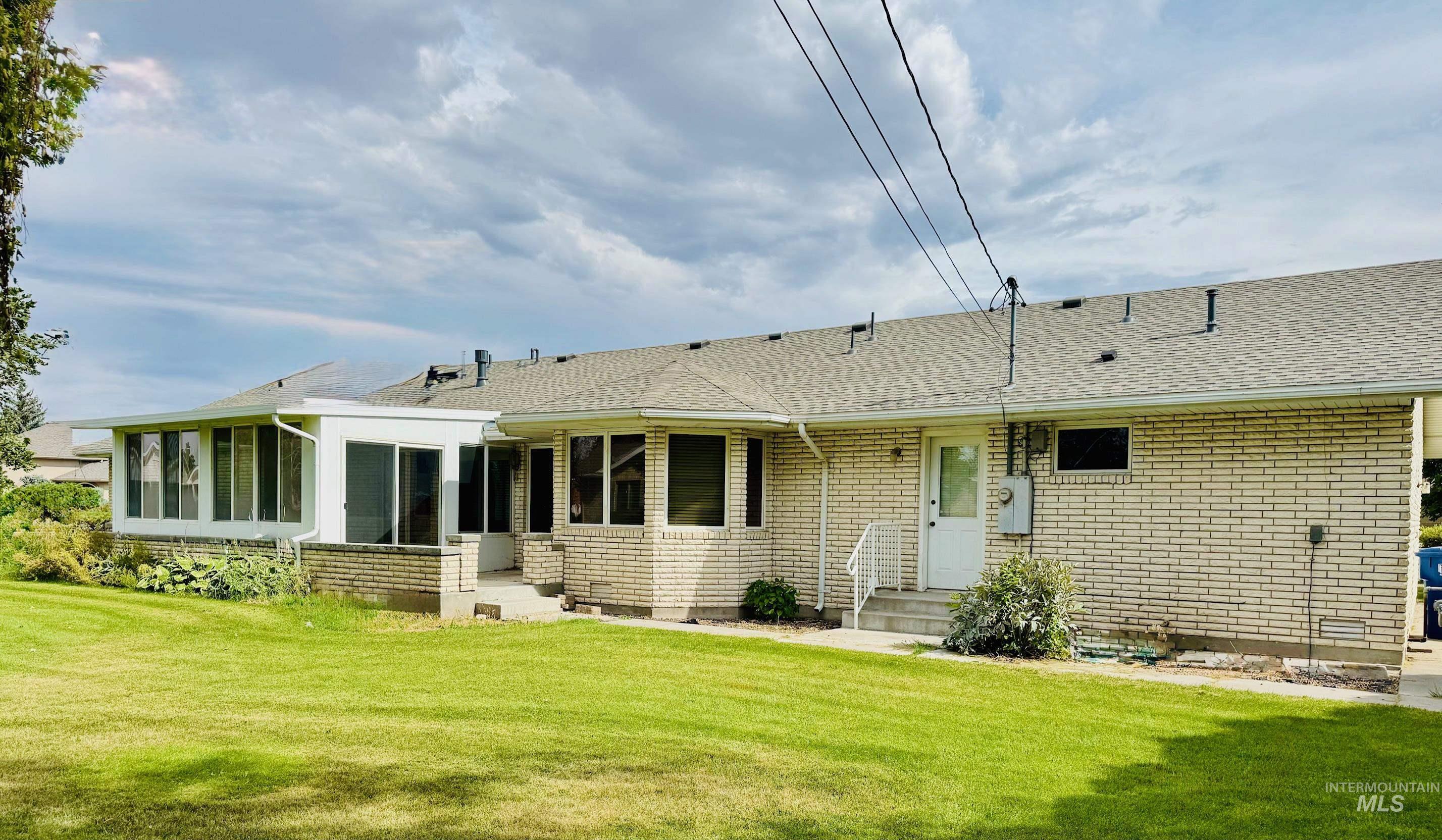 1142 Fairview Ave Property Photo 41