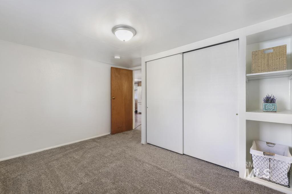 442 1st Ave W Property Photo 26