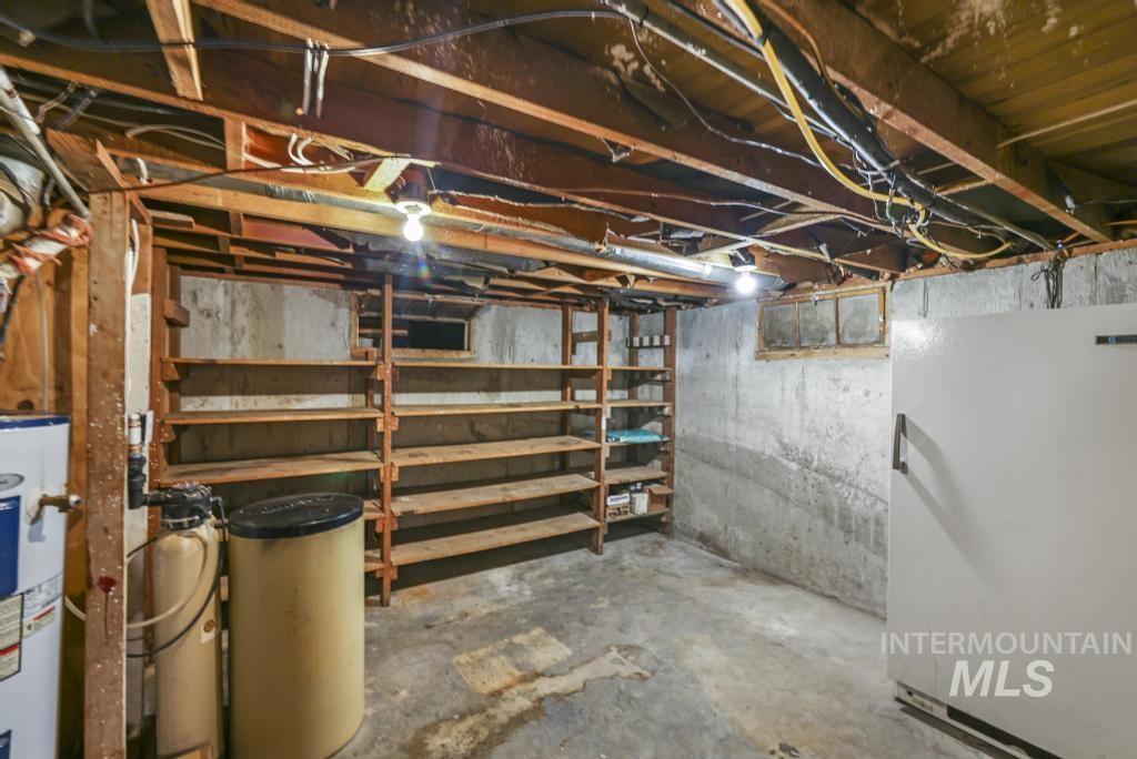442 1st Ave W Property Photo 30