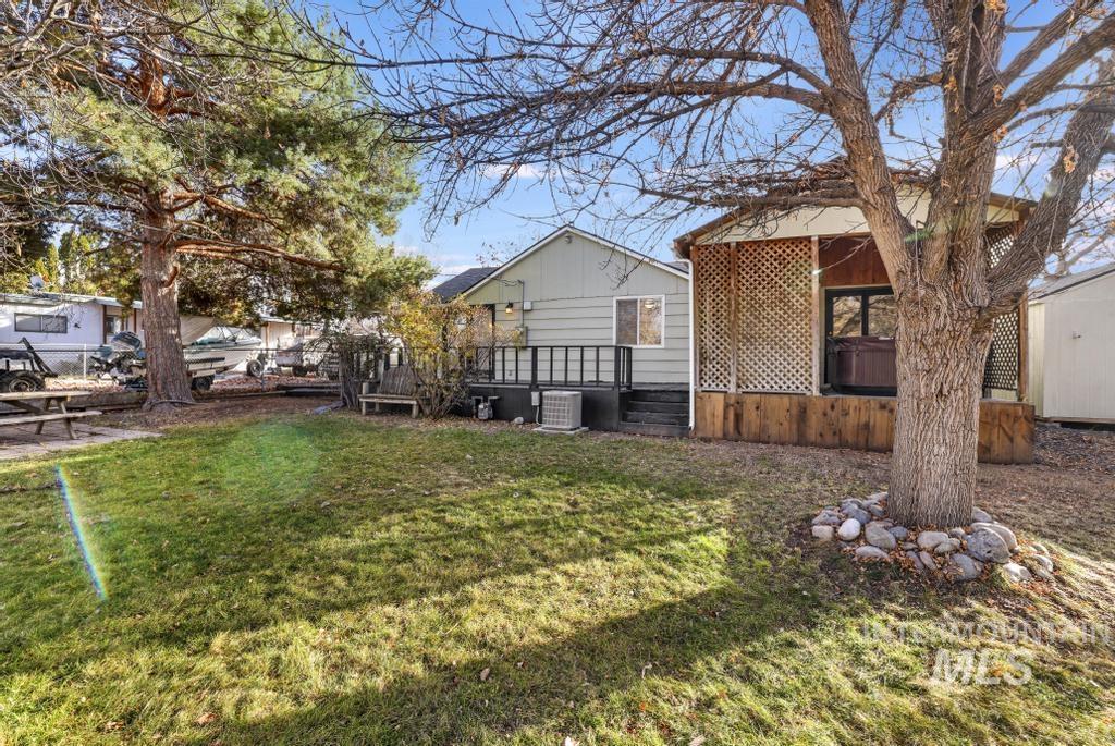442 1st Ave W Property Photo 32