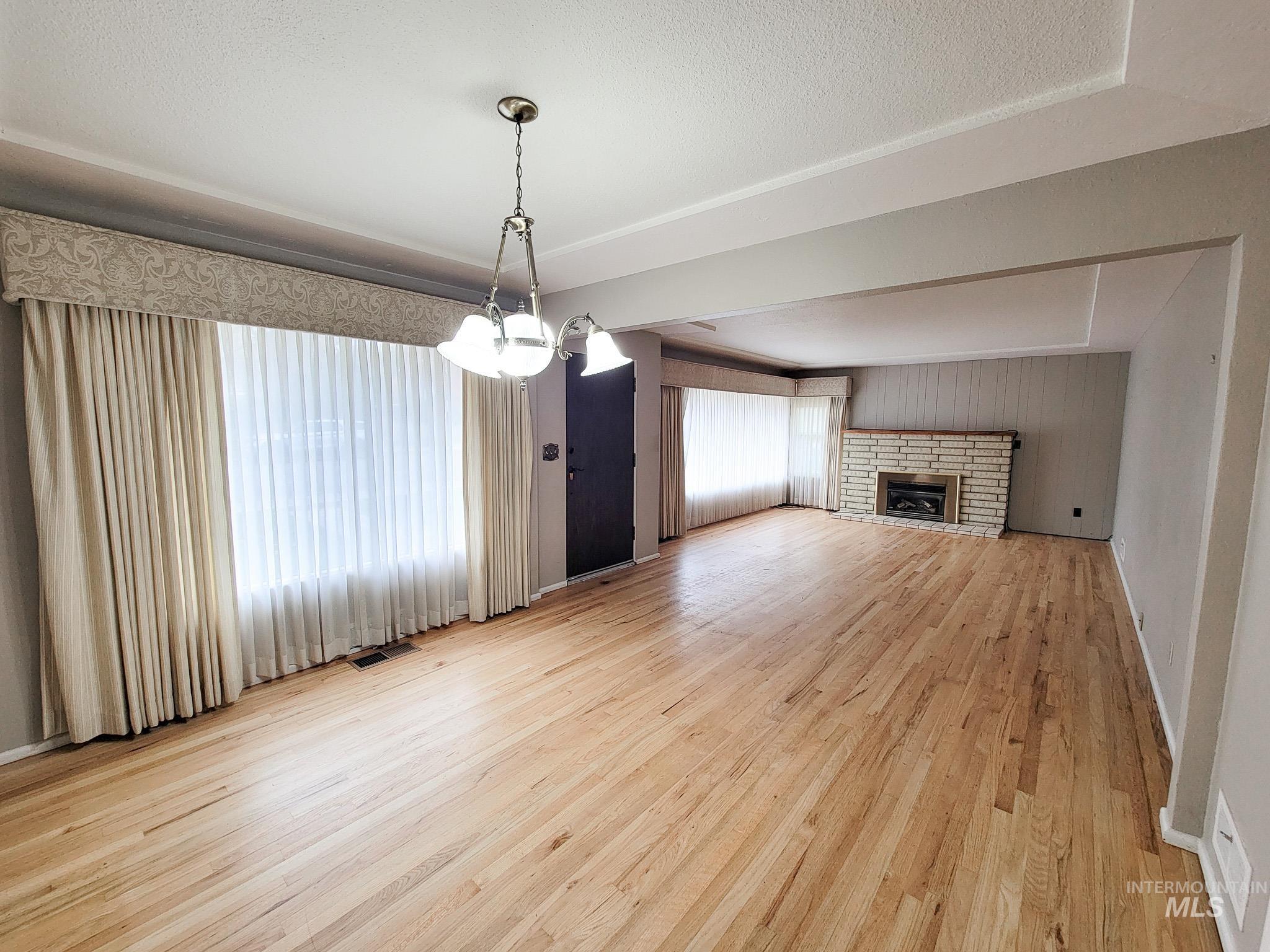 618 Highland Property Photo 3