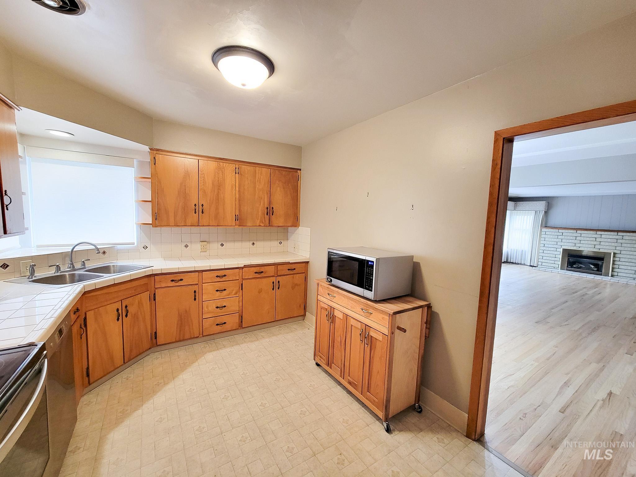 618 Highland Property Photo 10