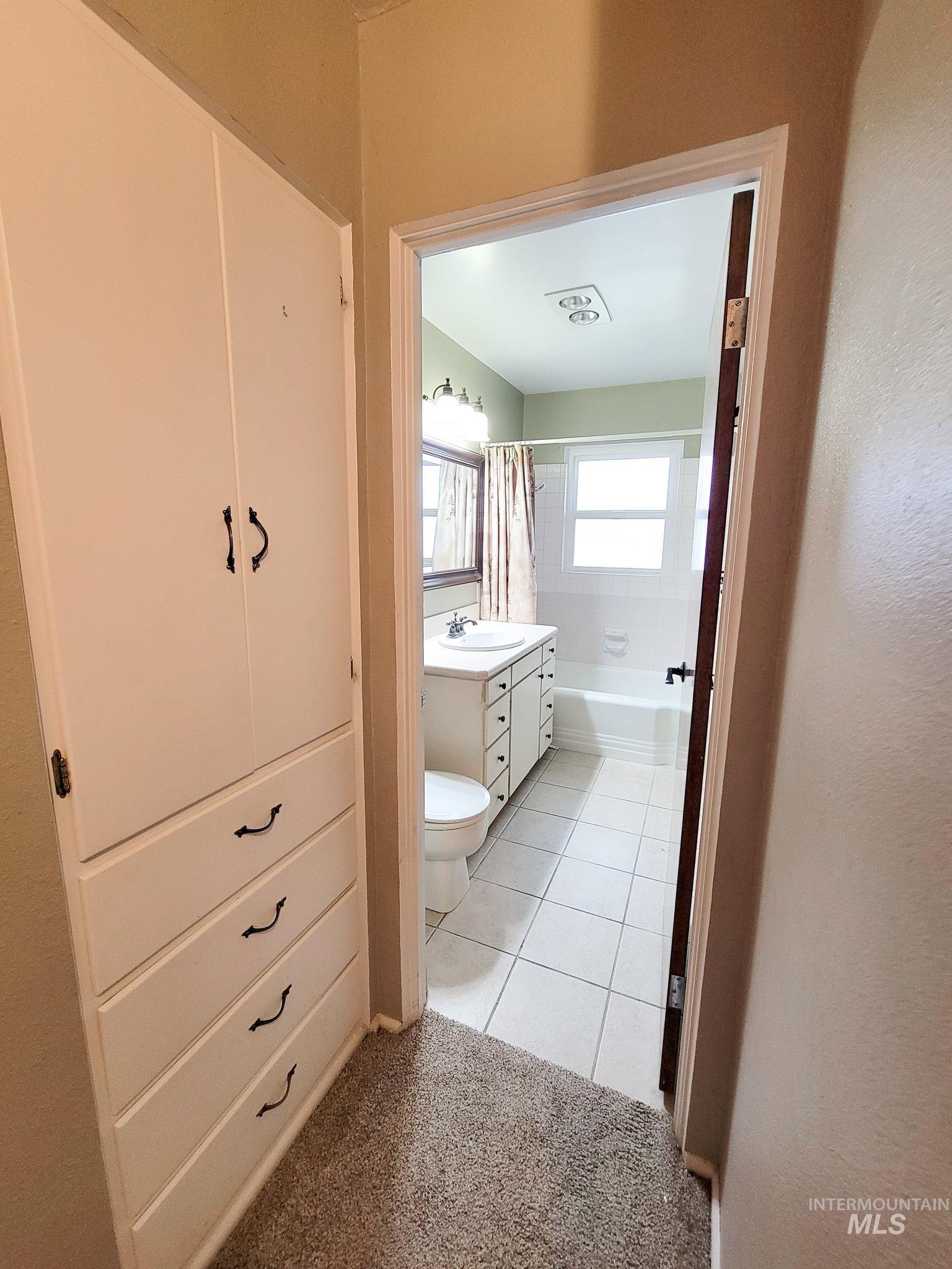 618 Highland Property Photo 16