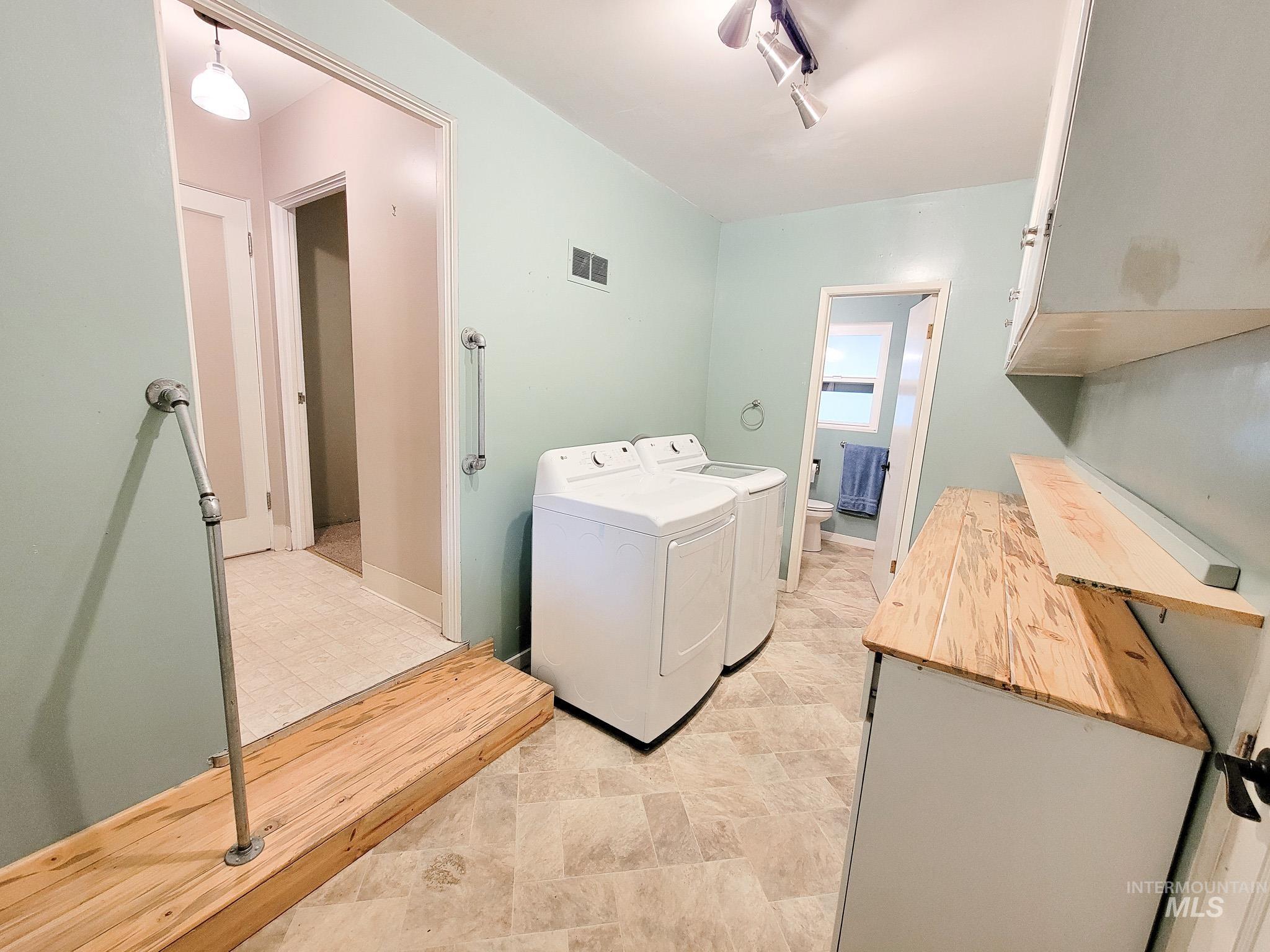 618 Highland Property Photo 23