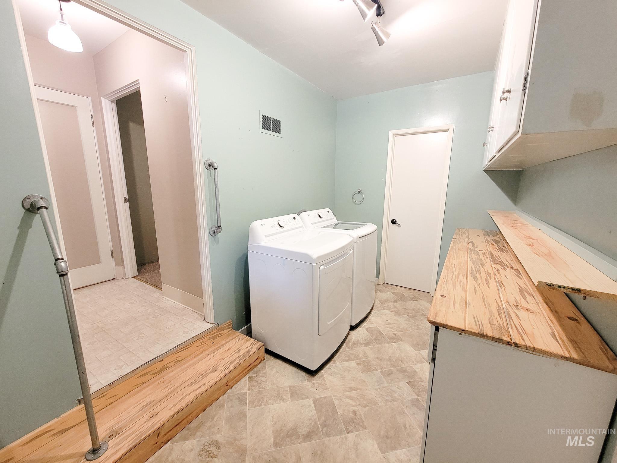 618 Highland Property Photo 24