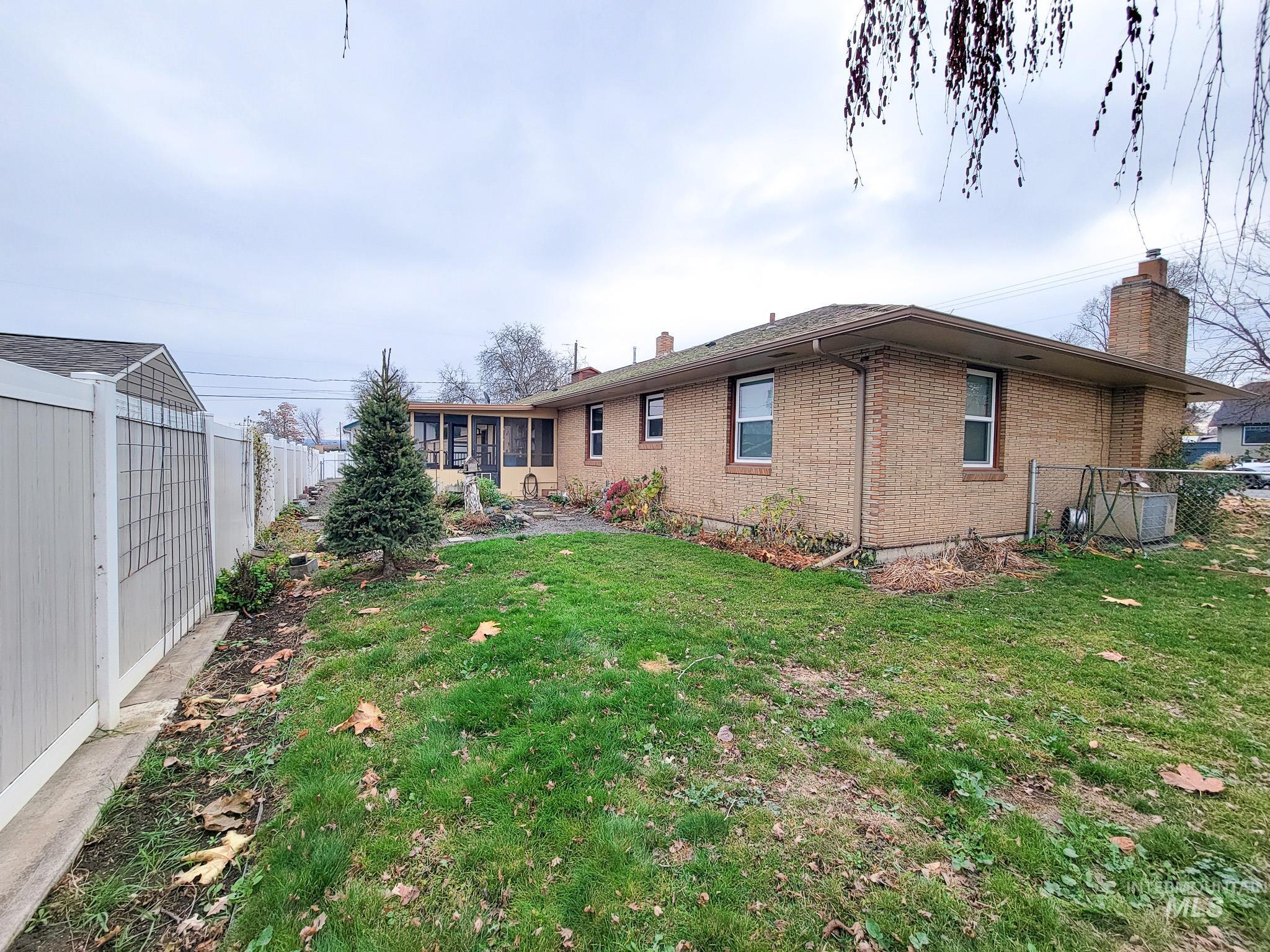 618 Highland Property Photo 32