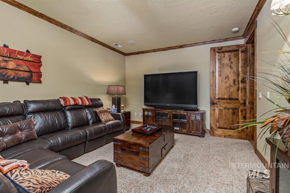 516 Whitewater Dr Property Photo 38