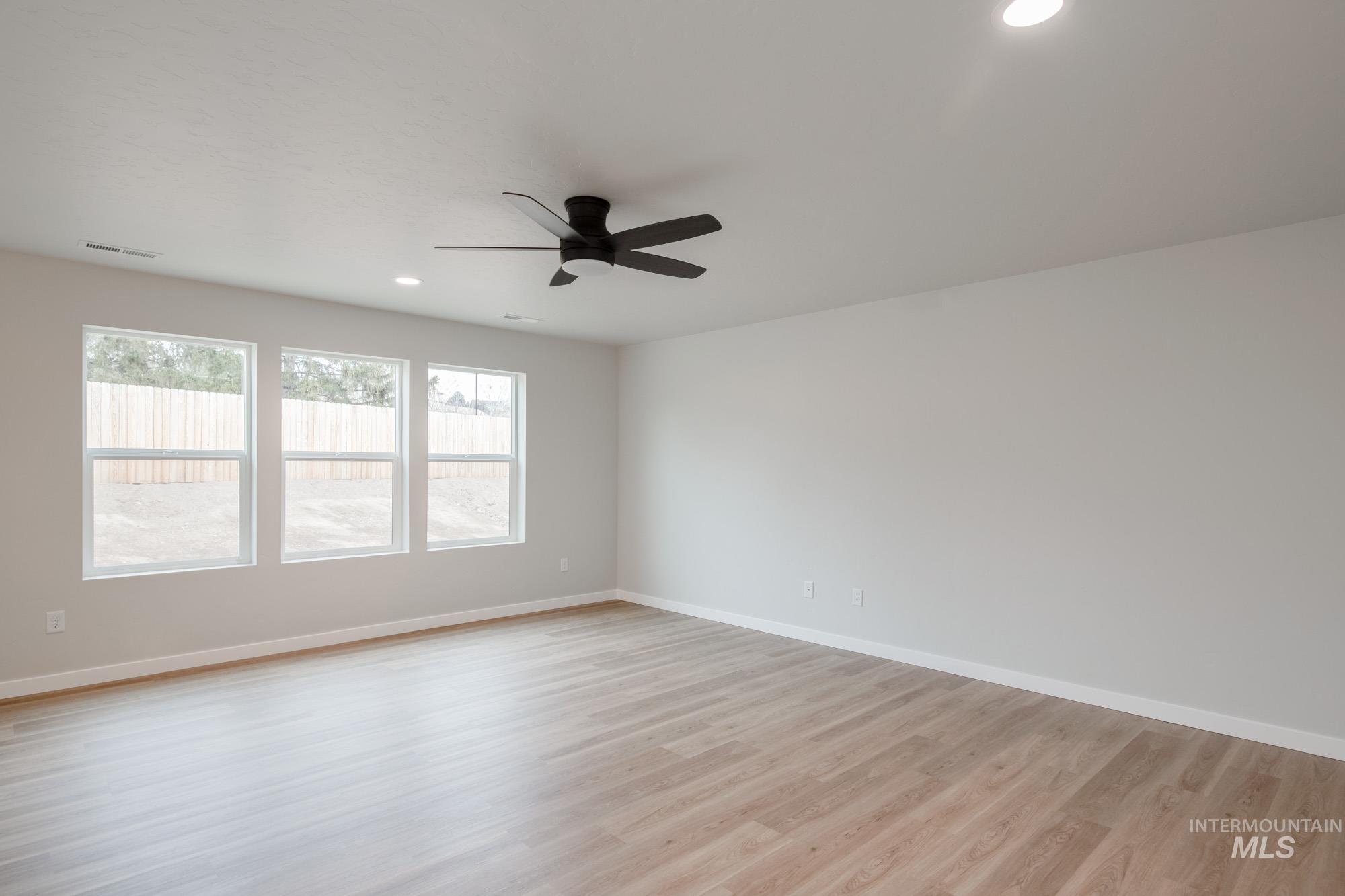 1494 Long Pond St Property Photo 11