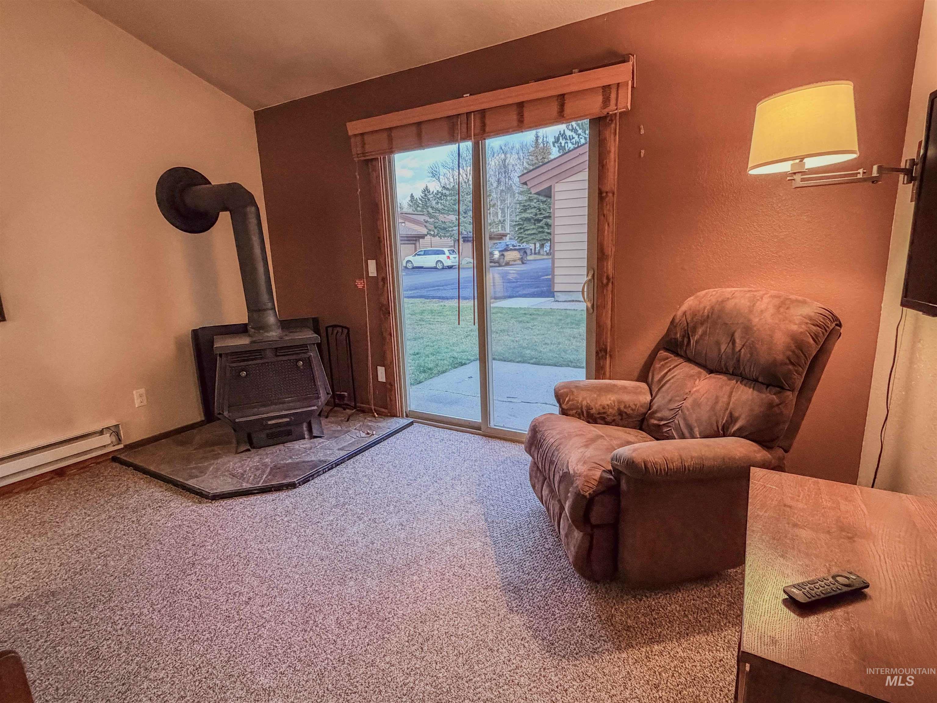 1607 Davis Ave Property Photo 4