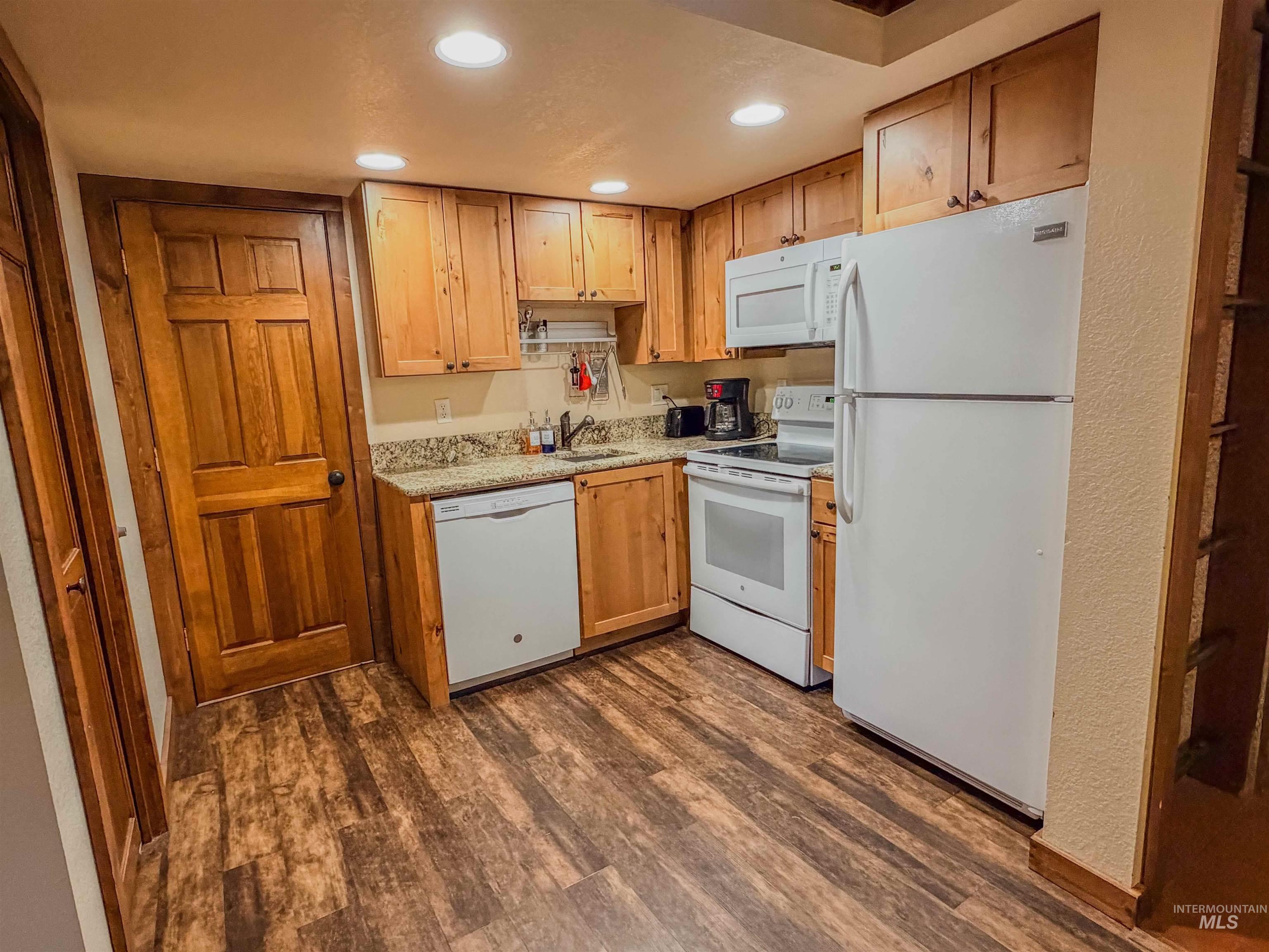 1607 Davis Ave Property Photo 11