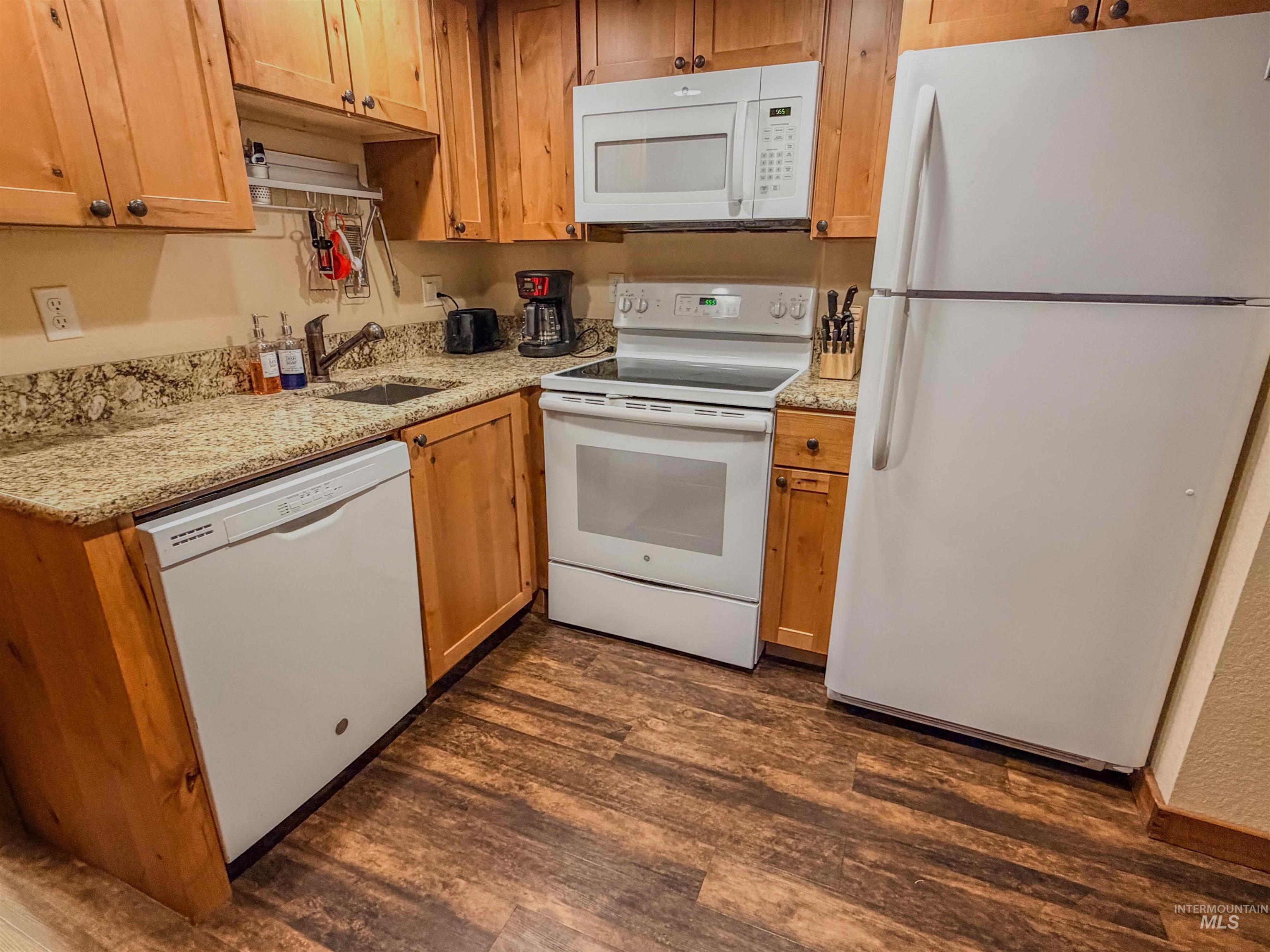 1607 Davis Ave Property Photo 12
