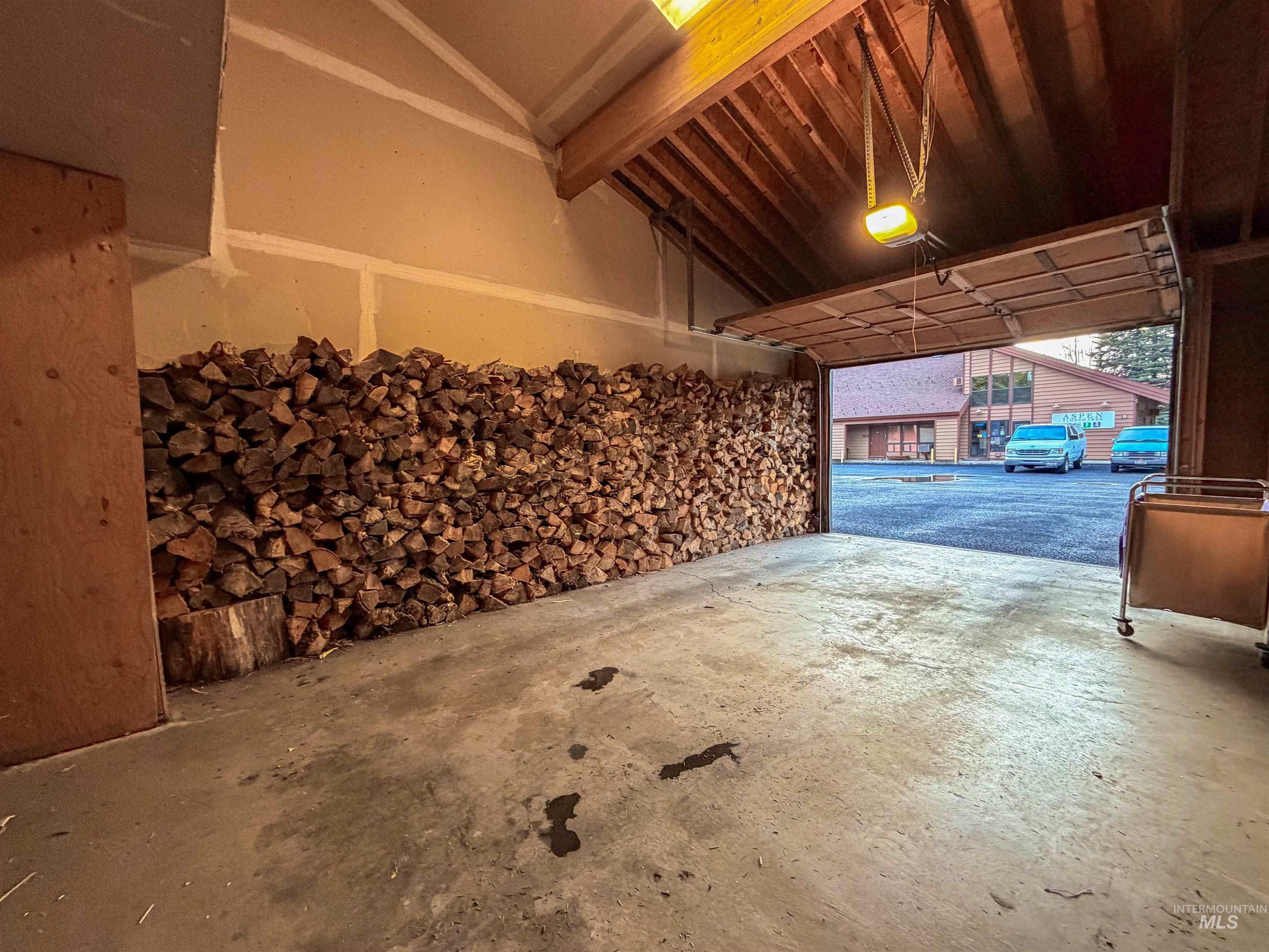 1607 Davis Ave Property Photo 18