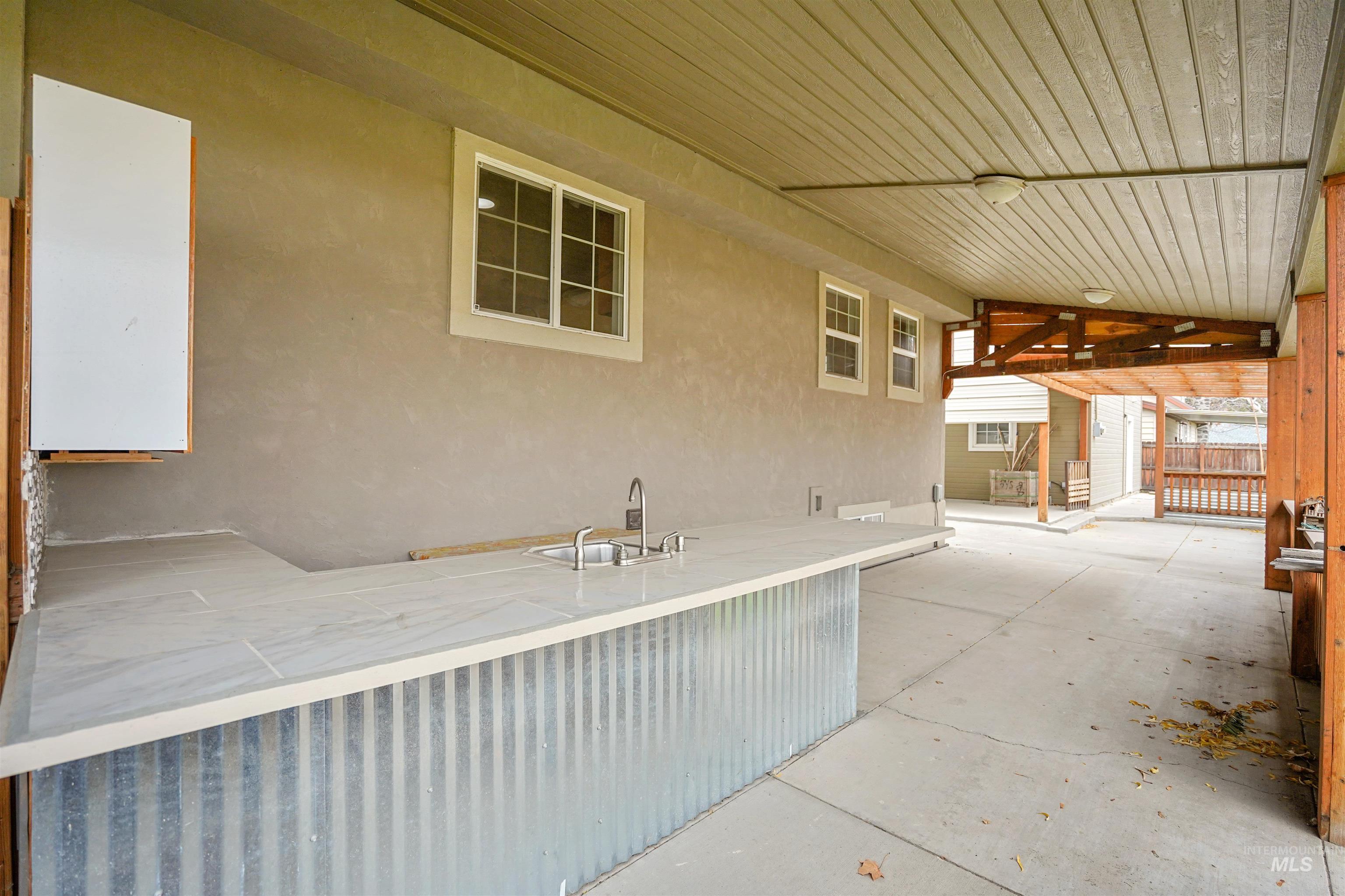 720 E Main Street Property Photo 45