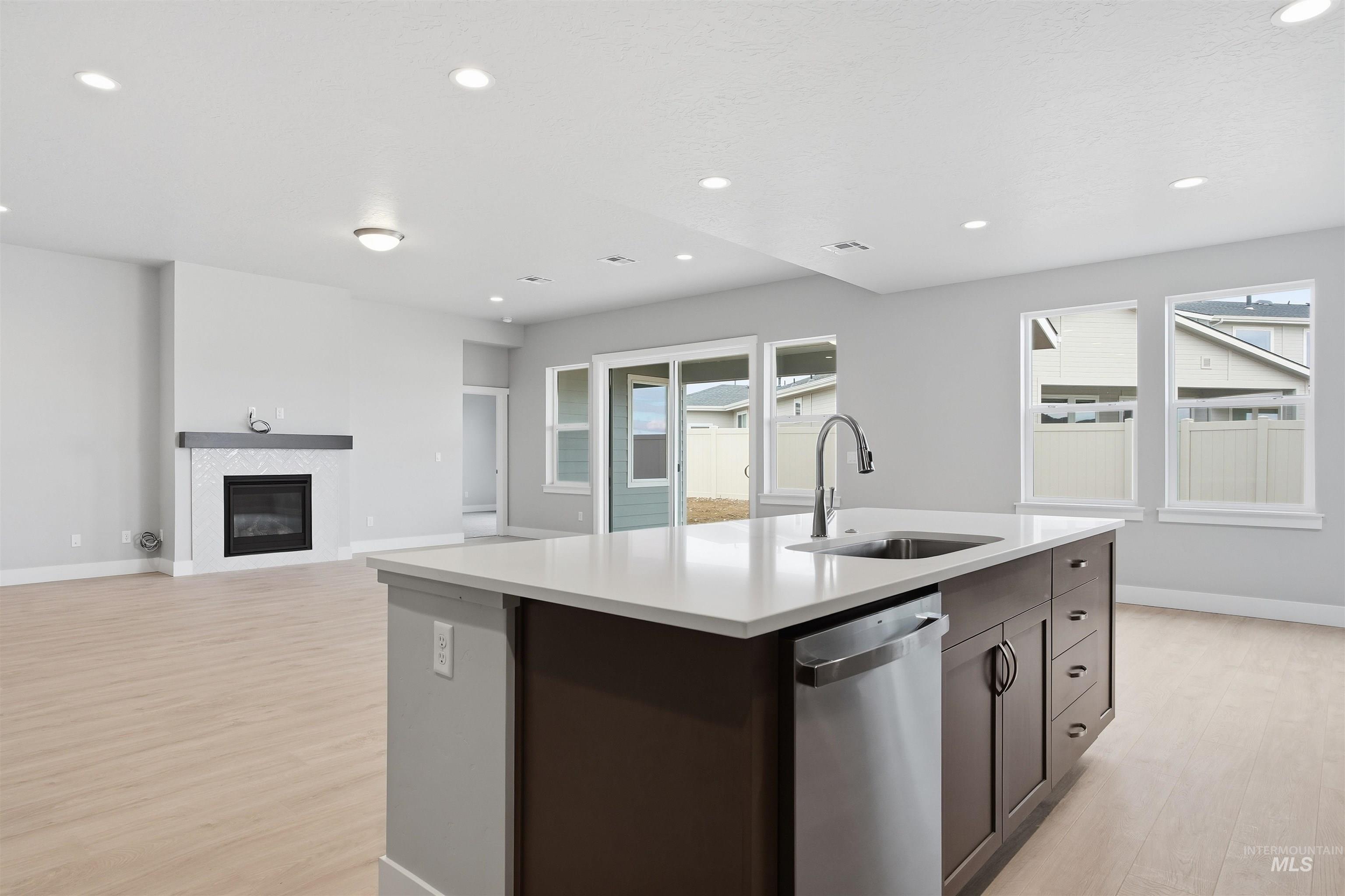 5877 W Sprig Dr Property Photo 8