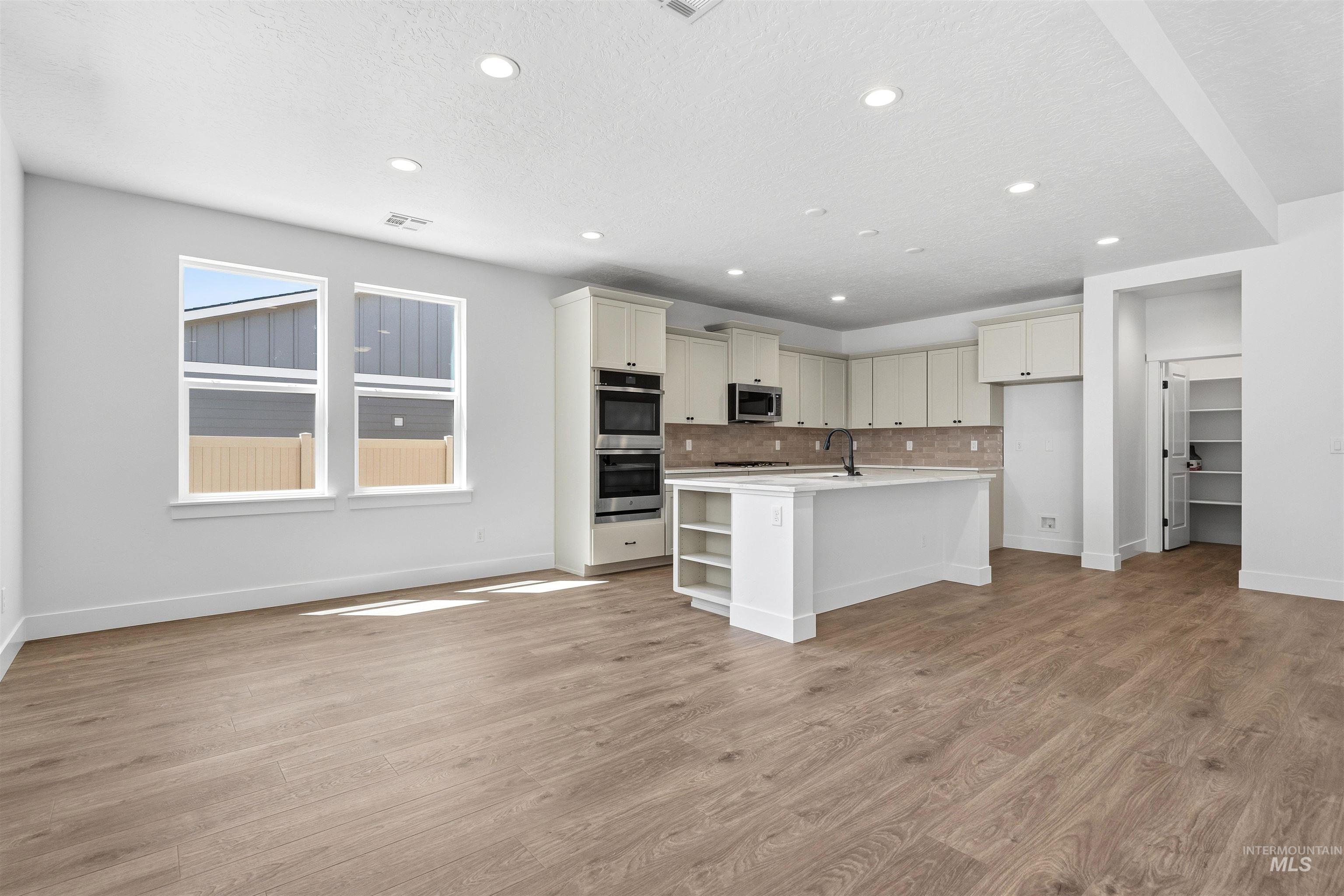 5702 N Chestnut Hill Way Property Photo 10