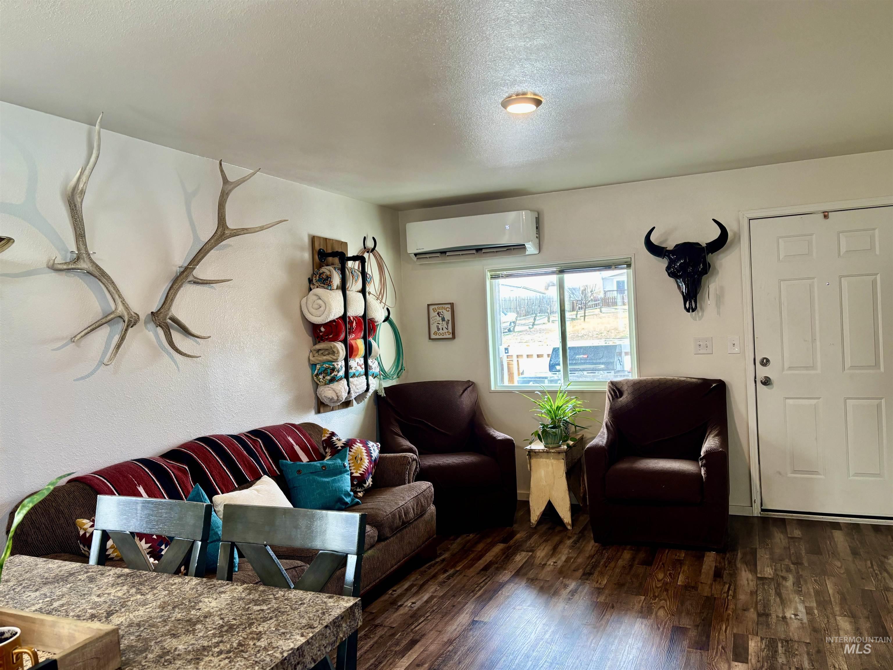609 N Almon Property Photo 3