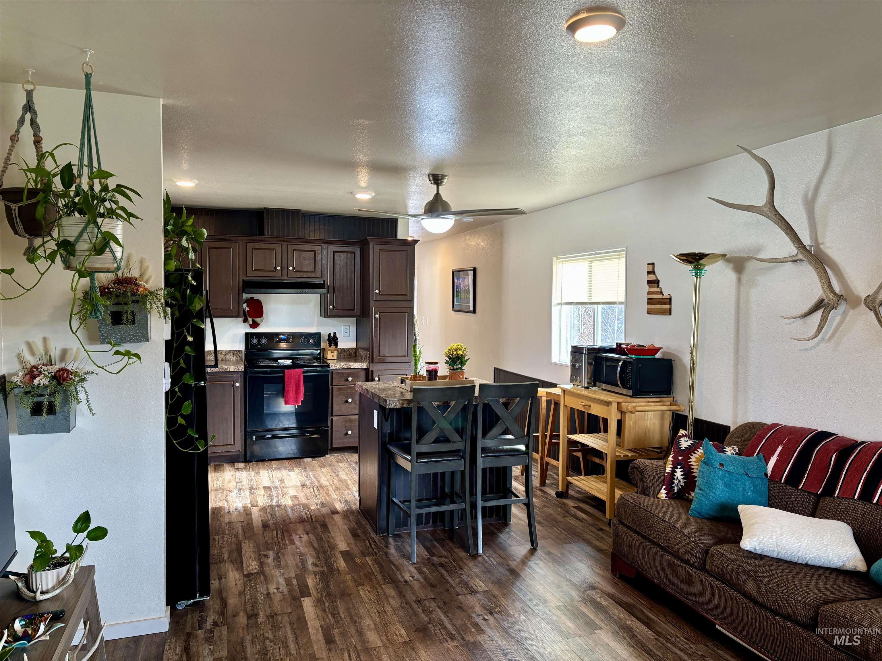 609 N Almon Property Photo 6