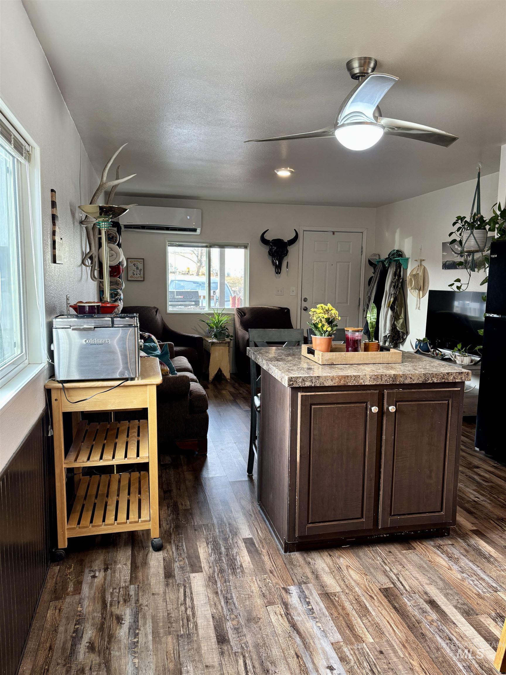 609 N Almon Property Photo 11