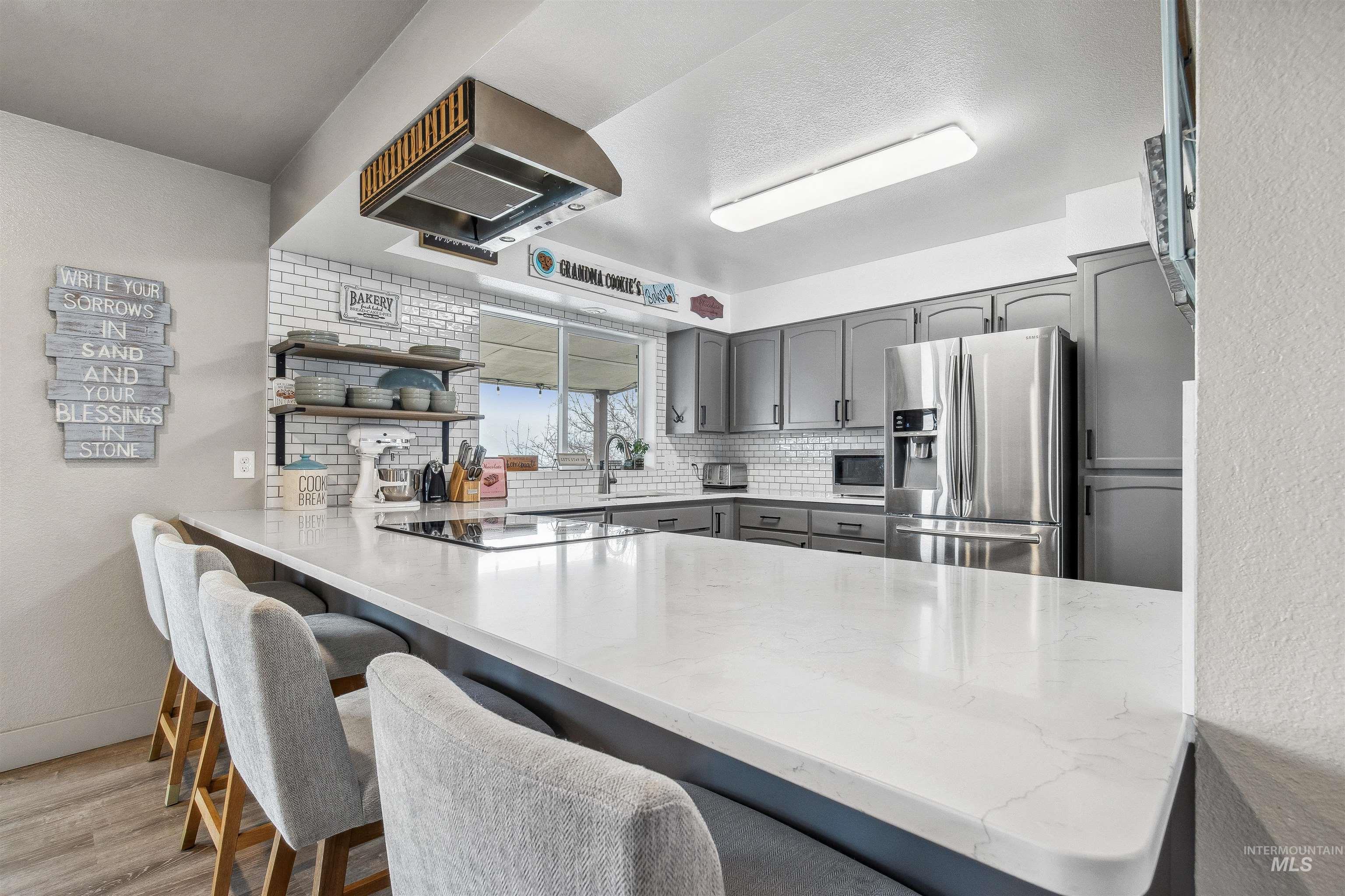940 Coulter Ln Property Photo 14