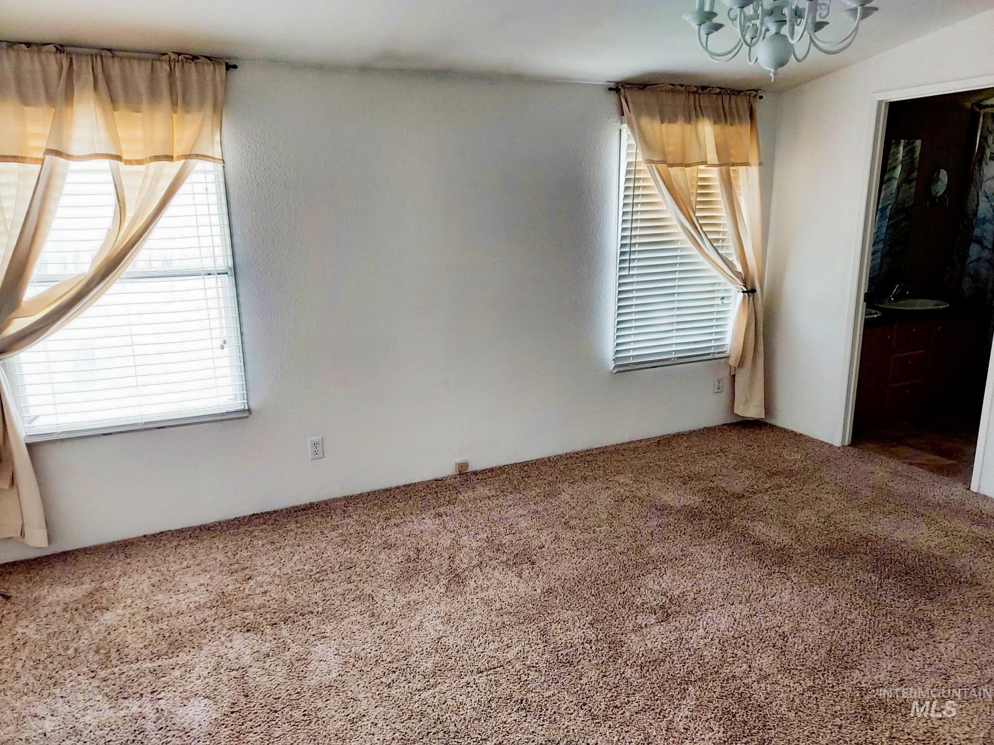 319 2nd Street Property Photo 6