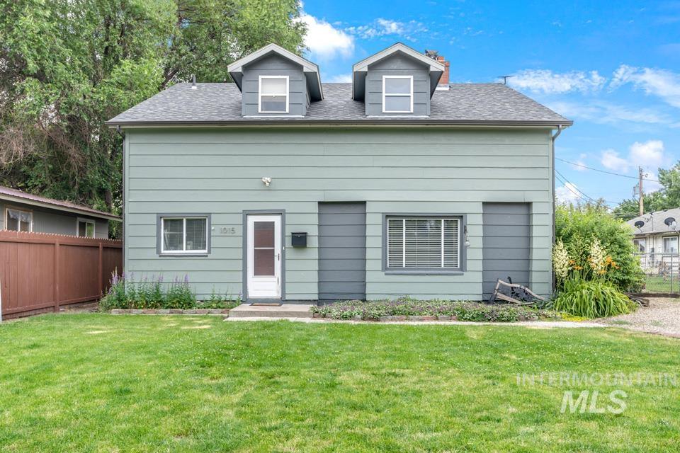 1015 E Park Property Photo 2