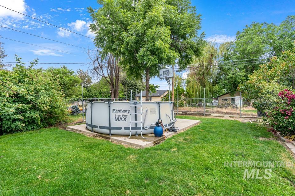 1015 E Park Property Photo 6