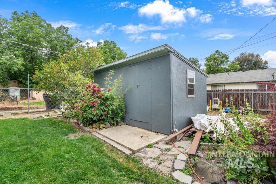 1015 E Park Property Photo 7