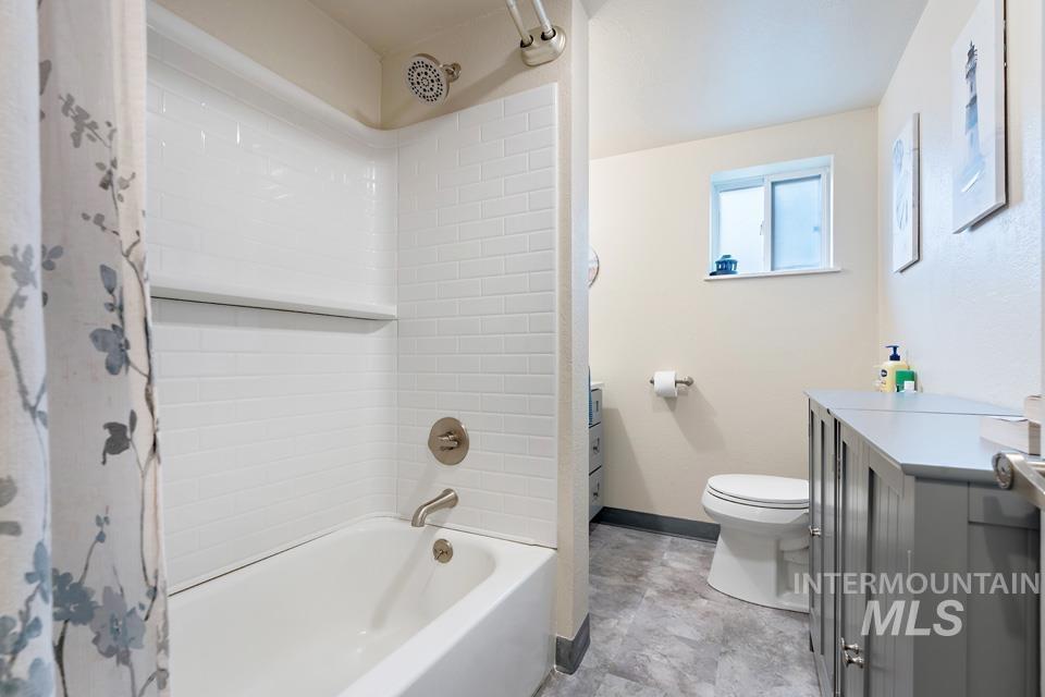 1015 E Park Property Photo 18