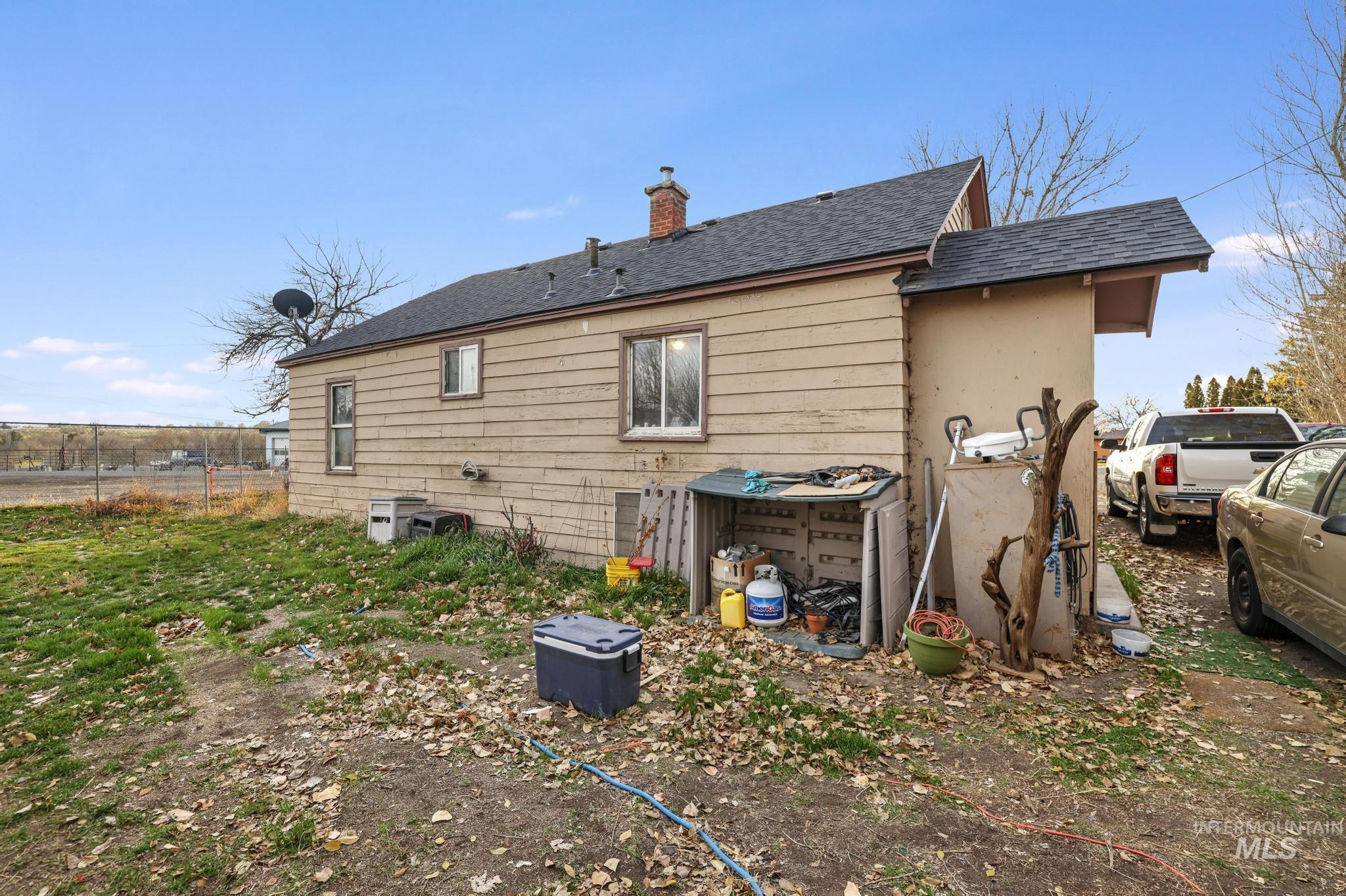 669 Locust St S Property Photo 19