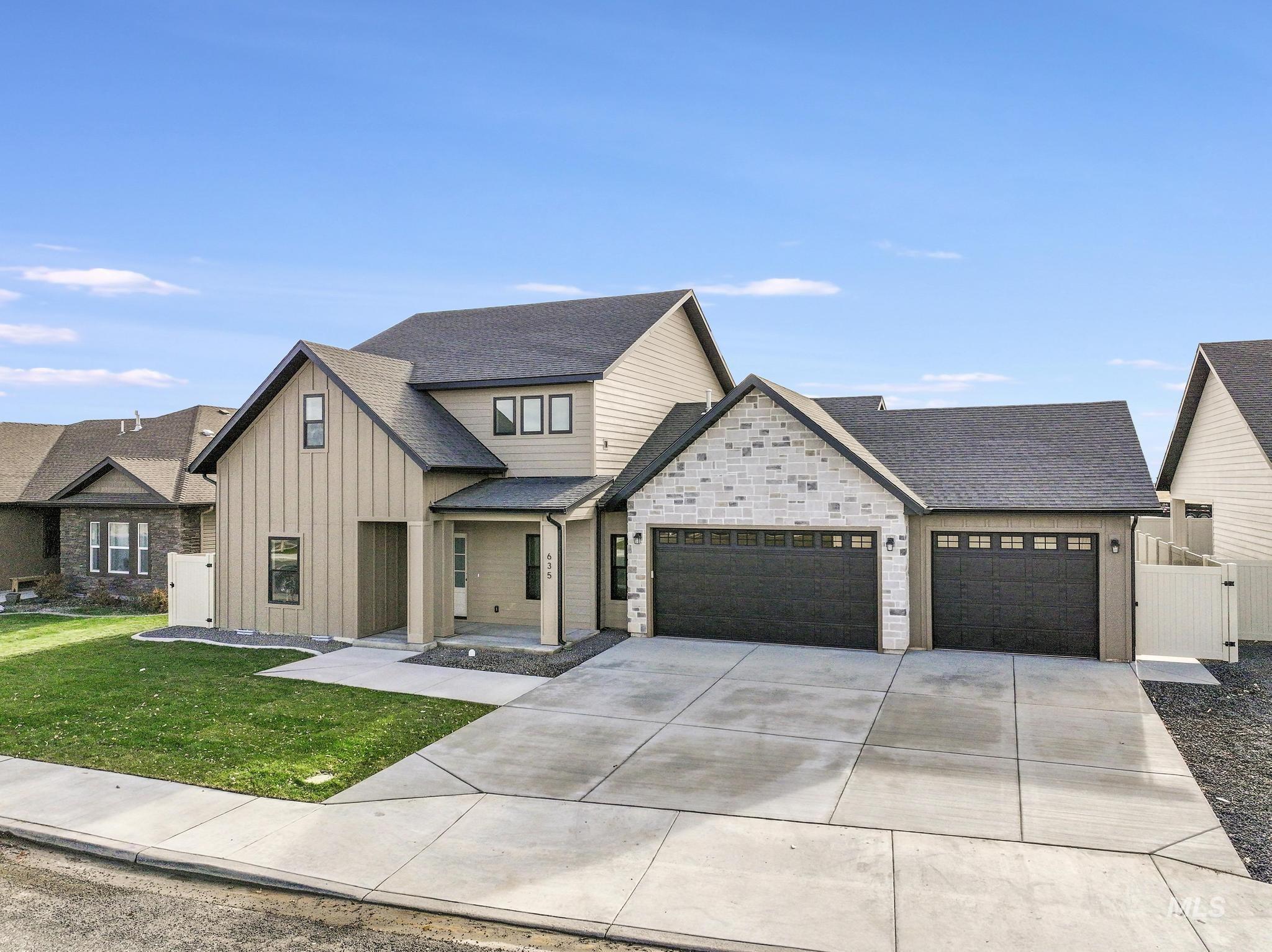 635 Canyon Crest Drive W. Property Photo 43