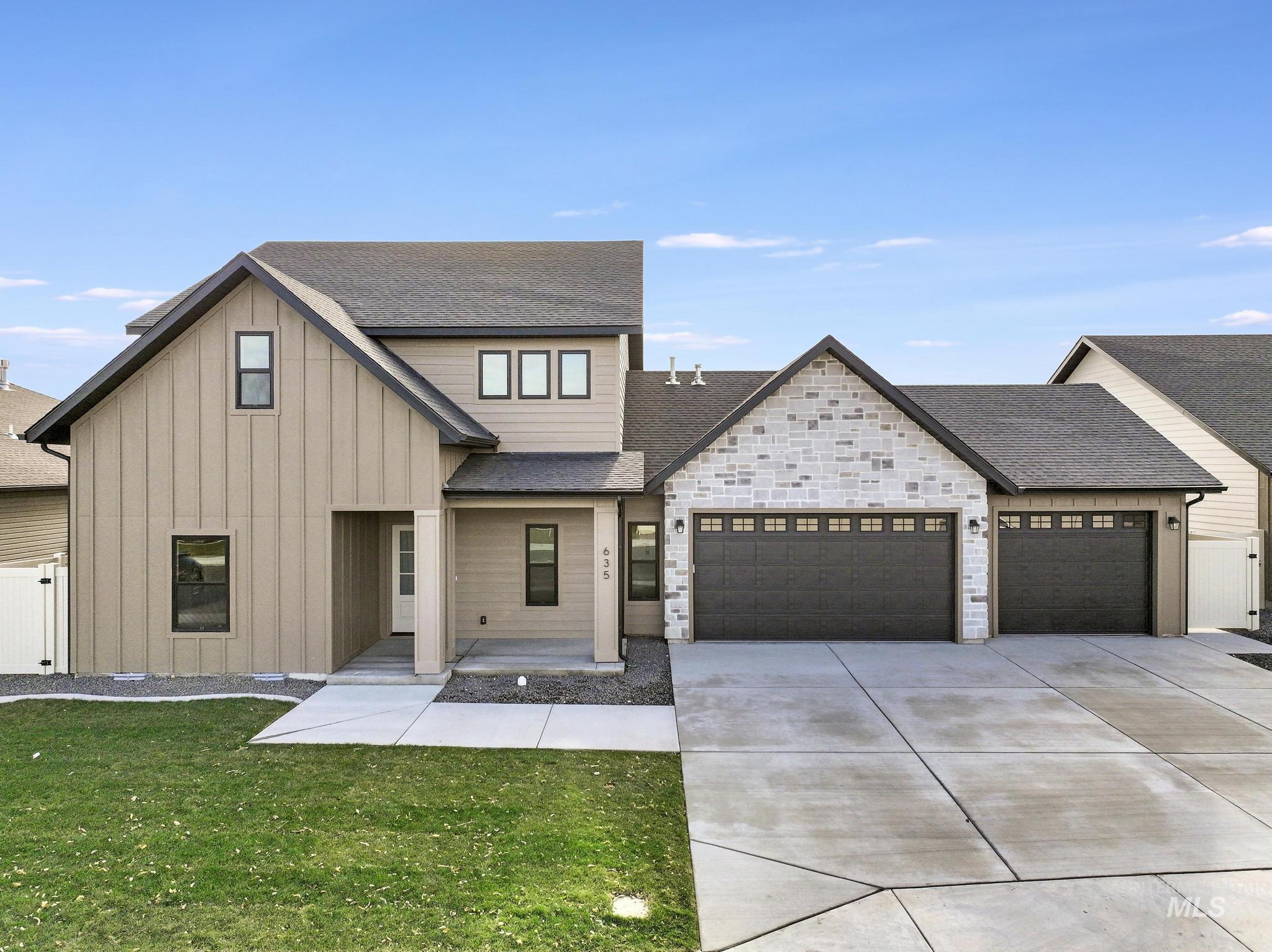 635 Canyon Crest Drive W. Property Photo 45
