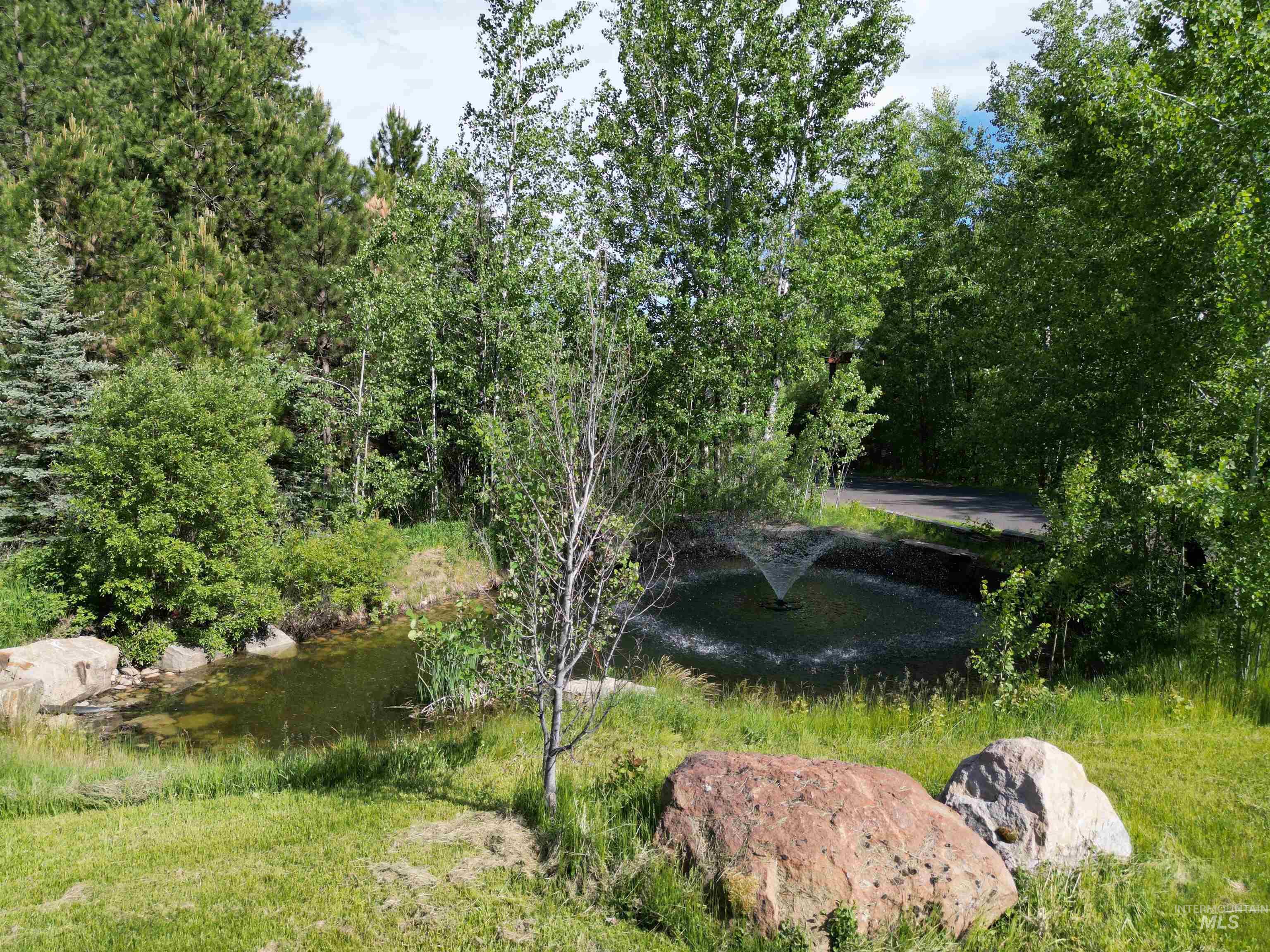 15 Meadowbright Dr Property Photo 26